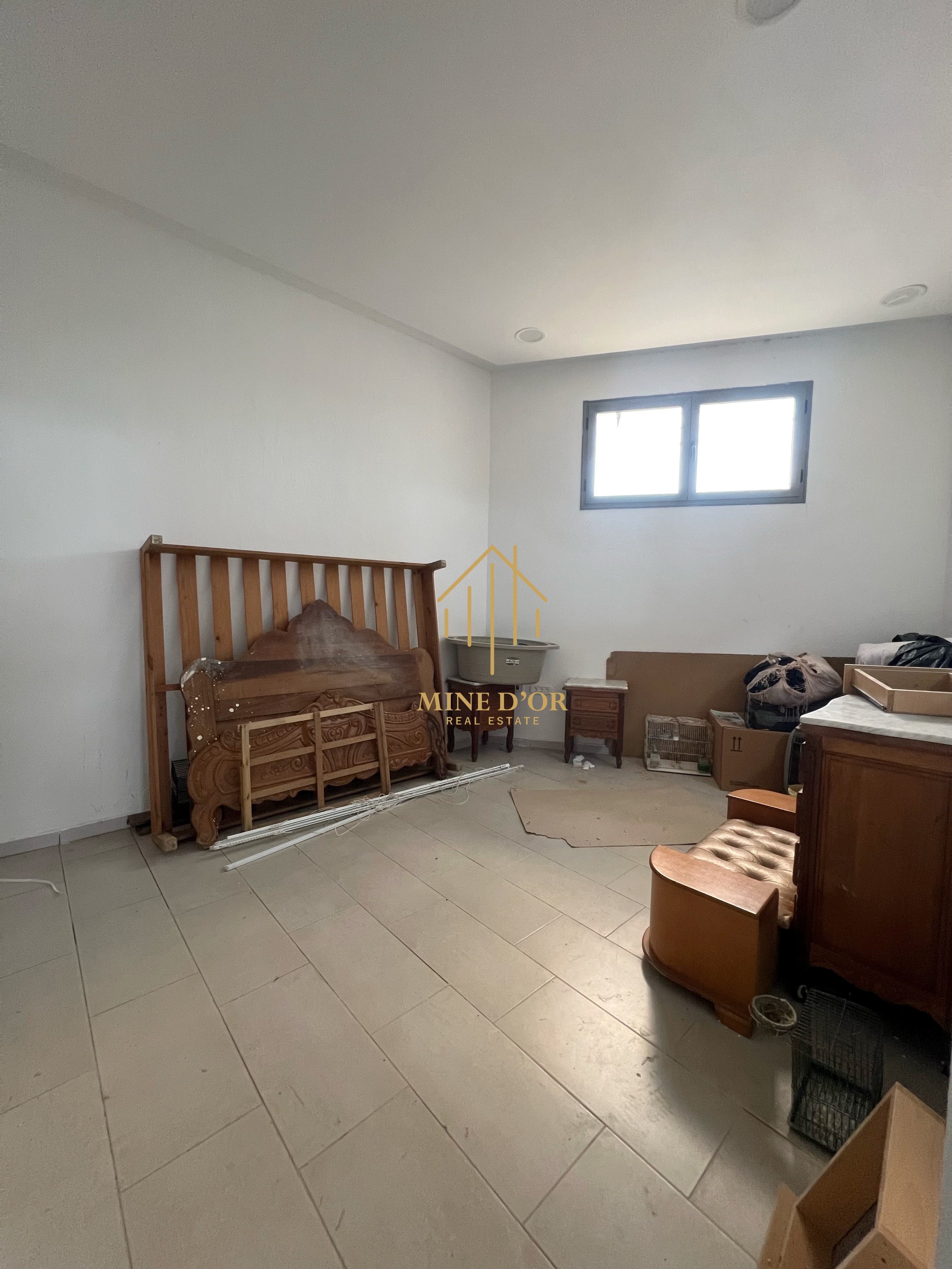 Megrine&nbsp;Sidi Rezig&nbsp;Bureaux & Commerces&nbsp;Surfaces&nbsp;Megrine sidi rezig d�p�t de stockage au rdc
