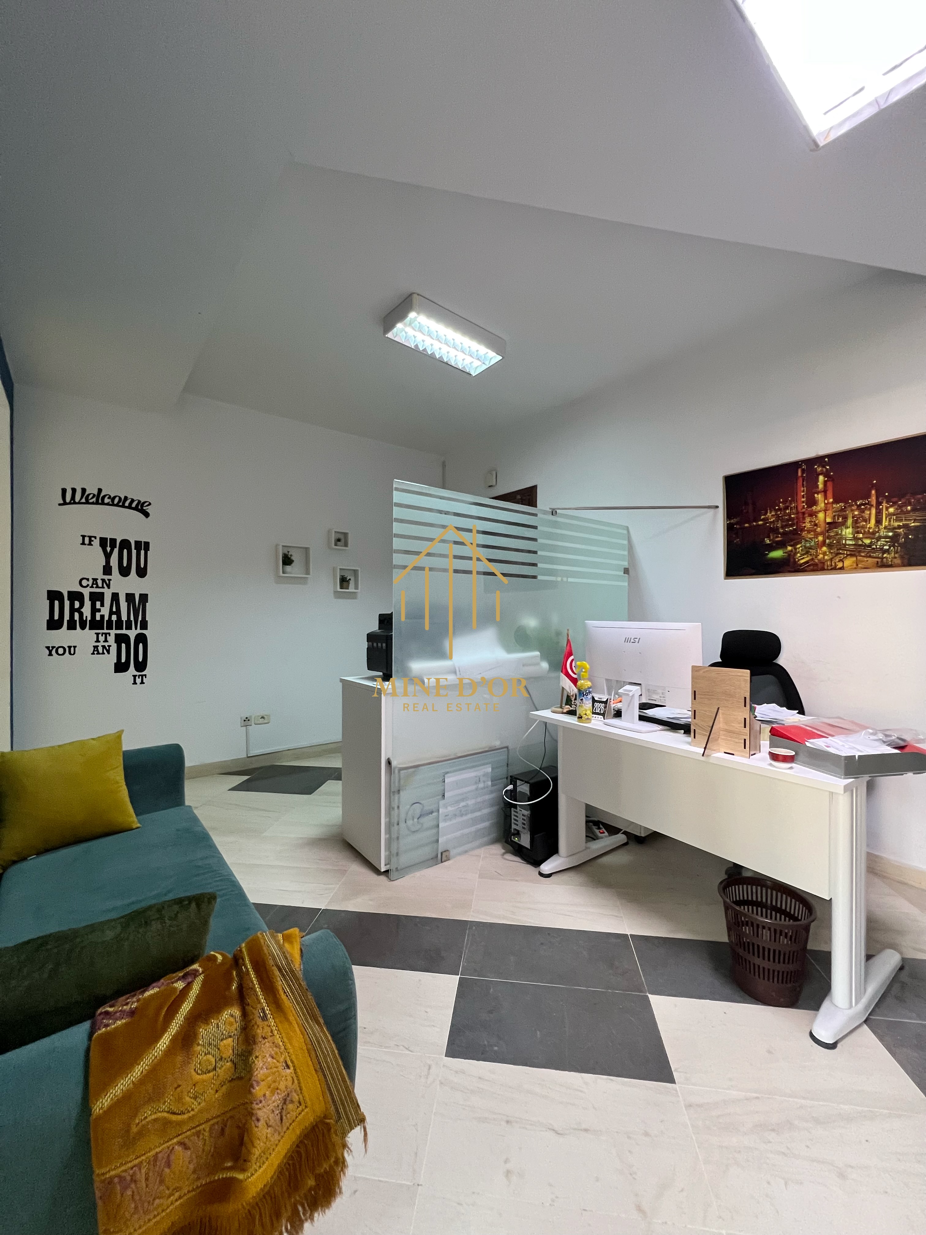 Cite El Khadra&nbsp;Zone urbaine nord&nbsp;Bureaux & Commerces&nbsp;Bureau&nbsp;Bureau en 4 espaces 110m au centre urbain nord