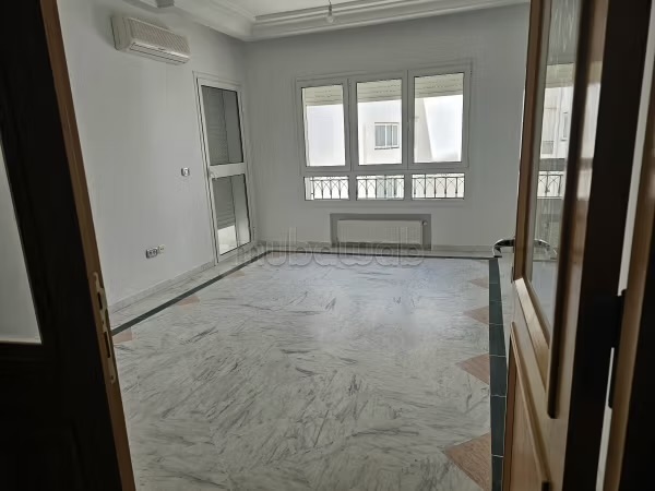 Cite El Khadra&nbsp;Zone urbaine nord&nbsp;Location&nbsp;Appart. 3 pi�ces&nbsp;Apprt s2 a usage bureautique au centre urbain nord