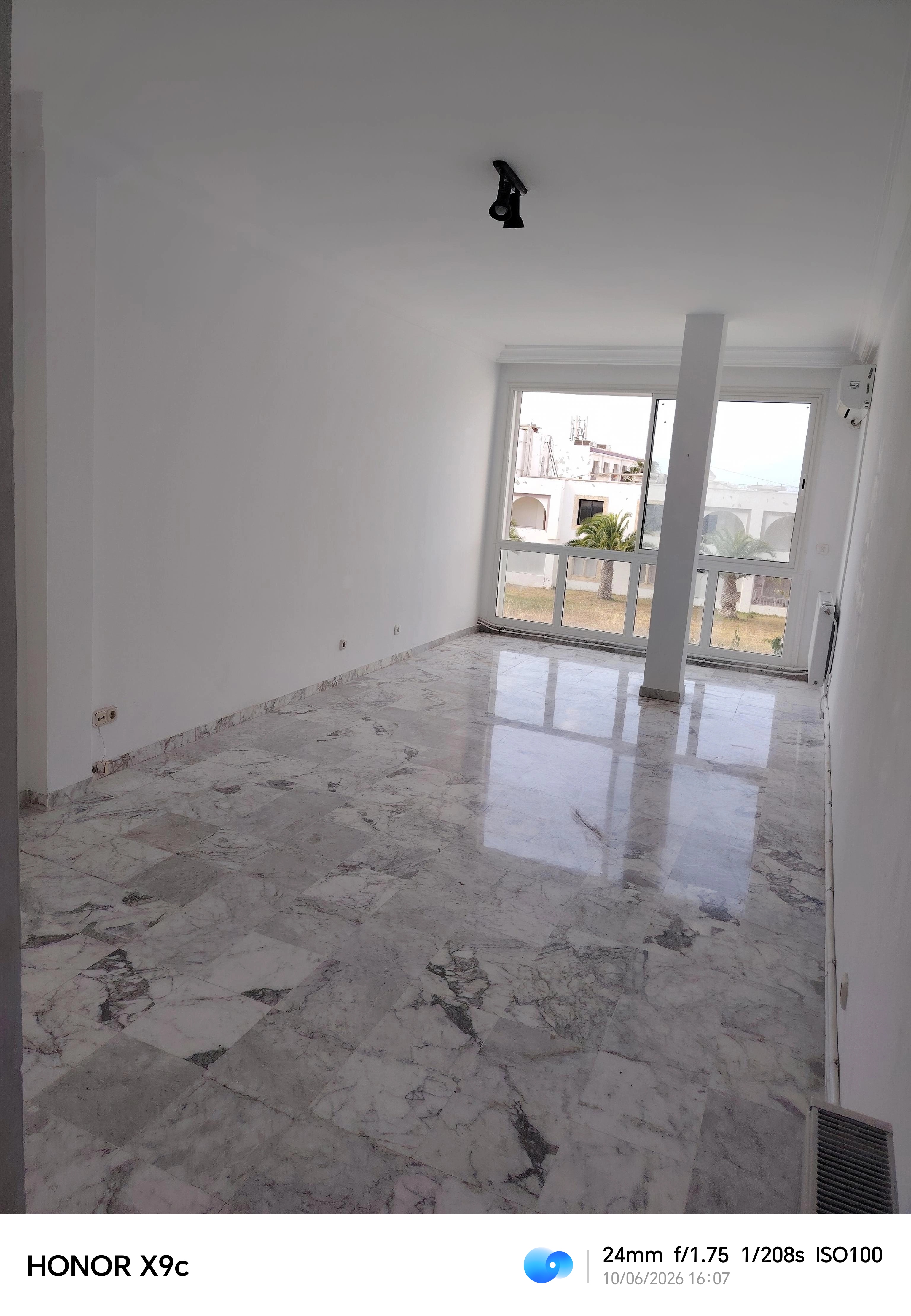 La Marsa&nbsp;Gammart&nbsp;Location&nbsp;Appart. 2 pi�ces&nbsp;Grand s1  balcon et parking  gammarth