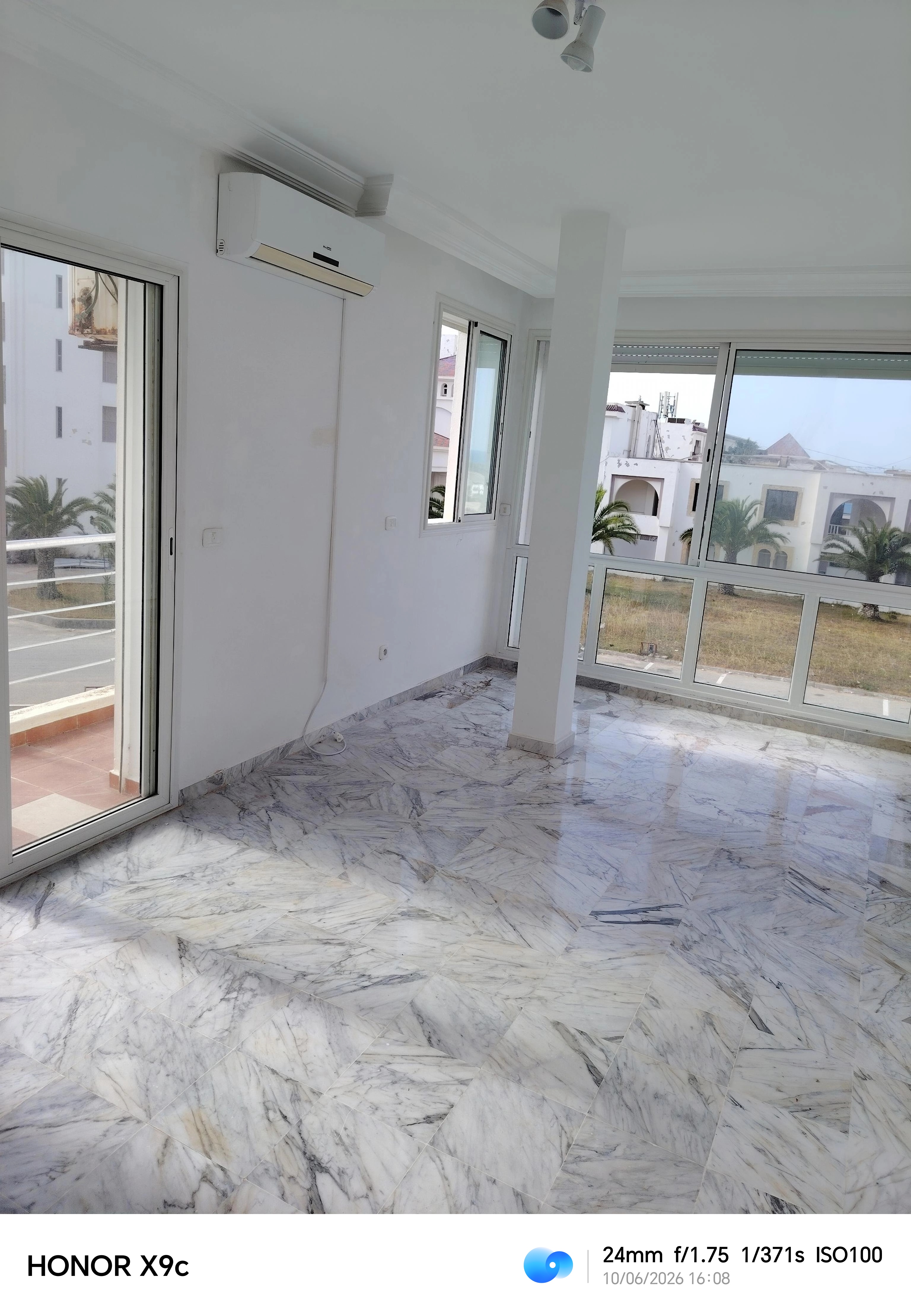 La Marsa&nbsp;Gammart&nbsp;Location&nbsp;Appart. 2 pi�ces&nbsp;Grand s1  balcon et parking  gammarth