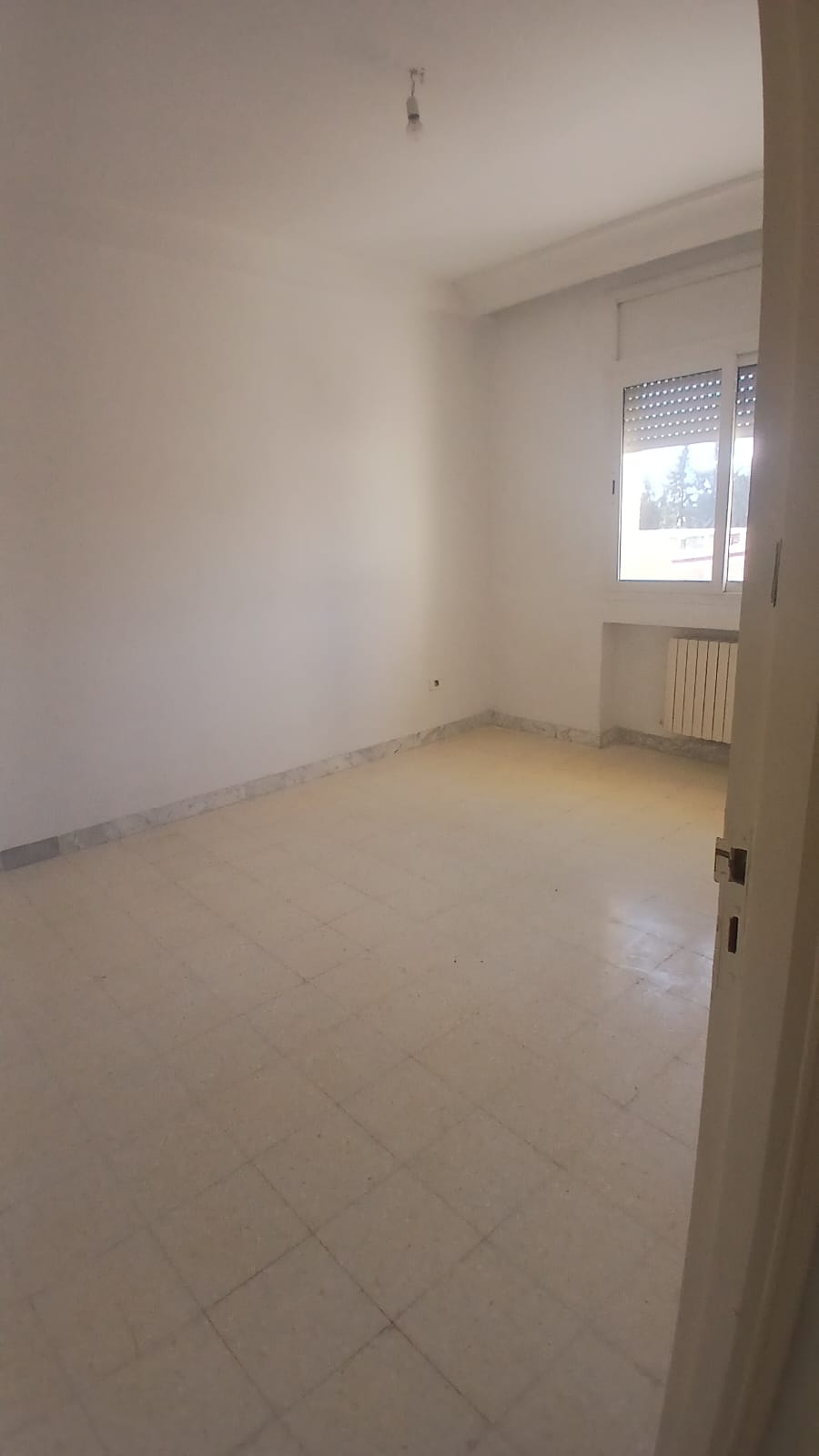La Soukra&nbsp;La Soukra&nbsp;Location&nbsp;Appart. 4 pi�ces&nbsp;Apprt s3 � la soukra pr�s kiosque shel