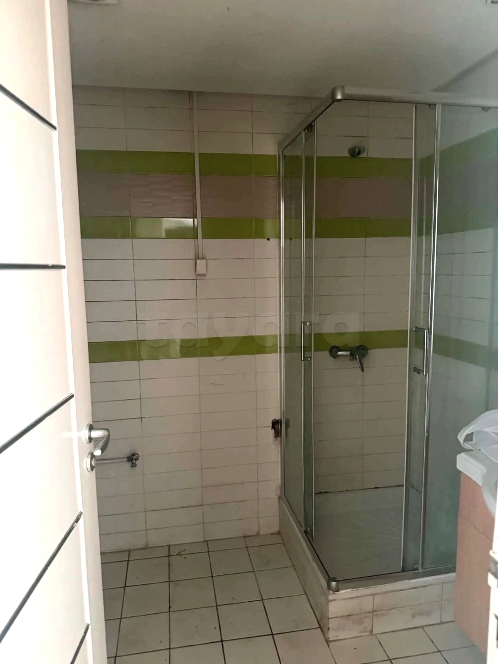 Ariana Ville&nbsp;Cite Ennasr 1&nbsp;Location&nbsp;Appart. 2 pi�ces&nbsp;Grand s1 avec jardin