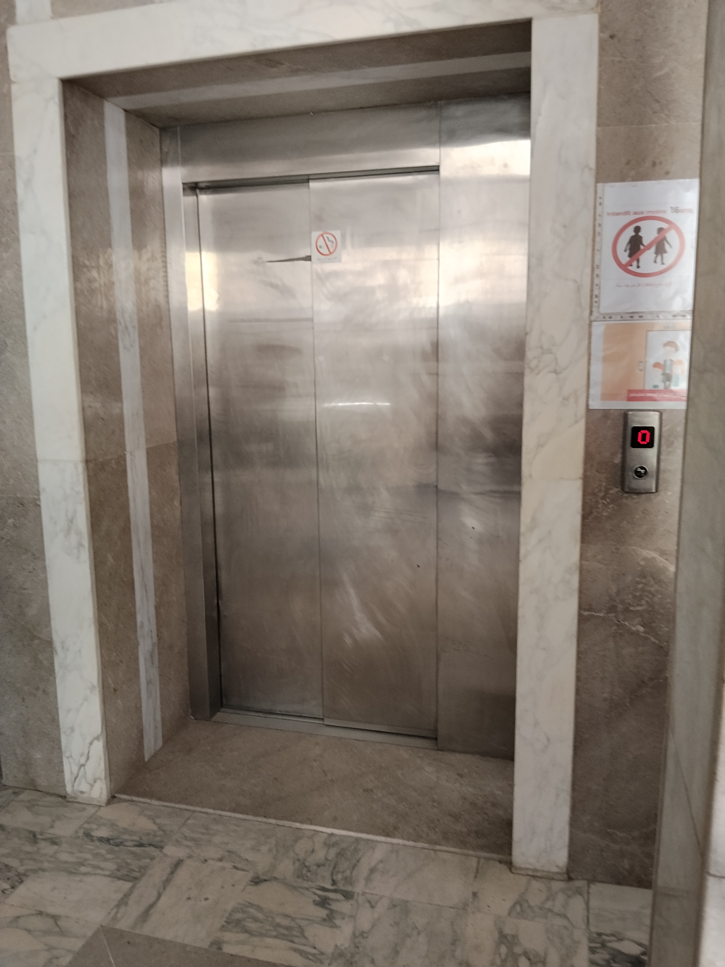 Carthage&nbsp;Sidi Bousaid&nbsp;Bureaux & Commerces&nbsp;Bureau&nbsp;Un bureau tr�s haut standing