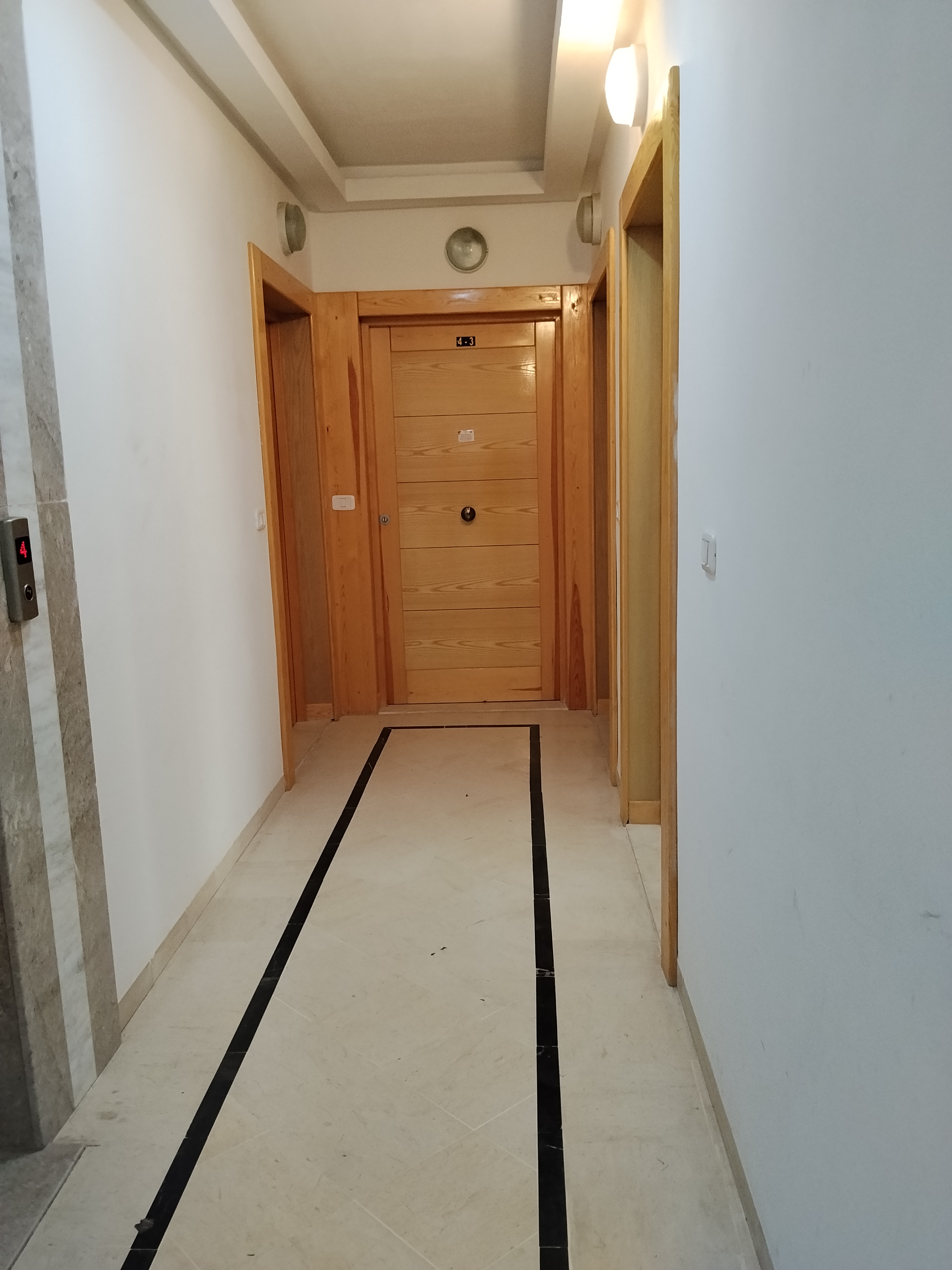 Carthage&nbsp;Sidi Bousaid&nbsp;Bureaux & Commerces&nbsp;Bureau&nbsp;Un bureau tr�s haut standing