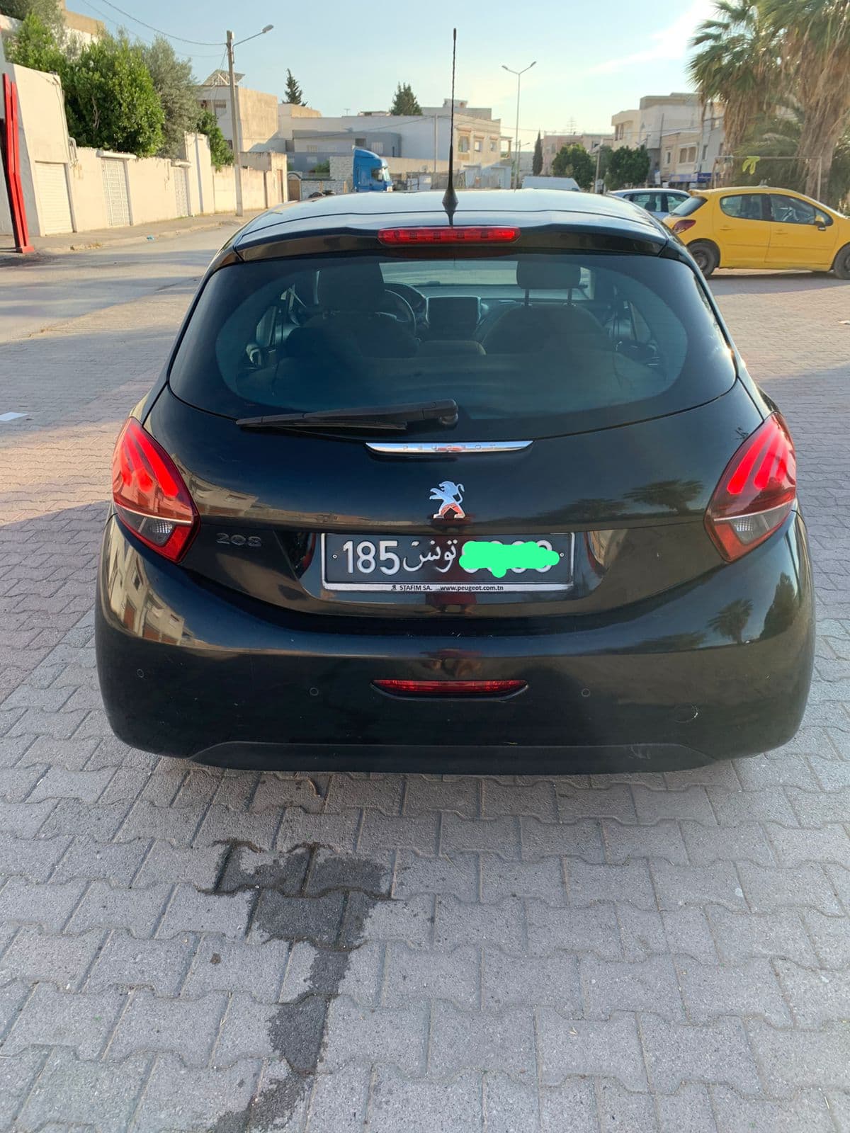 Ezzouhour (Tunis)&nbsp;Cite Ezzouhour&nbsp;Peugeot&nbsp;208&nbsp;208 en bon etat