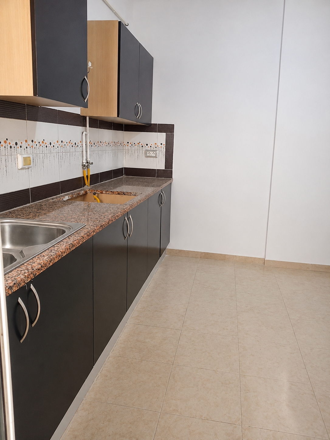 Sfax Ville&nbsp;Sfax&nbsp;Vente&nbsp;Appart. 4 pi�ces&nbsp;S3 au rdc   route matar km 2 en haut standing