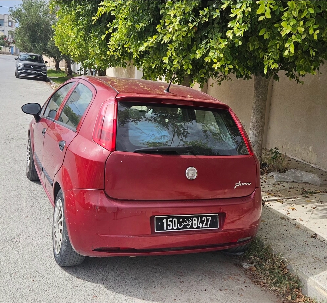 Ezzouhour (Tunis)&nbsp;Cite Ezzouhour&nbsp;Fiat&nbsp;Punto&nbsp;Fiat punto grande