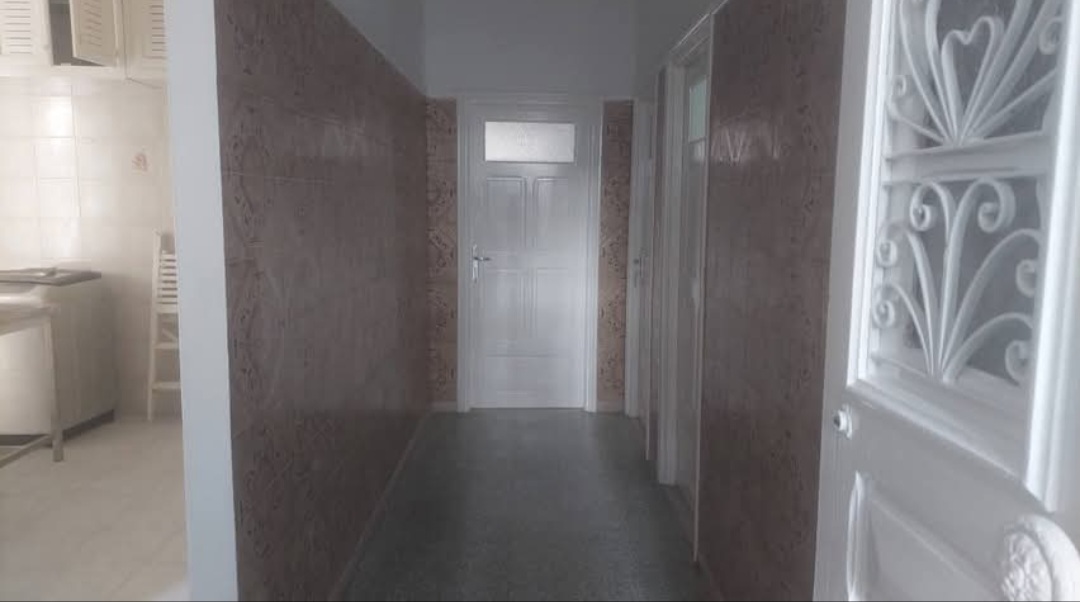 Raoued&nbsp;Cite El Ghazala 1&nbsp;Location&nbsp;Appart. 3 pi�ces&nbsp;S2 pour usage bureautique ou cabinet � elghazela