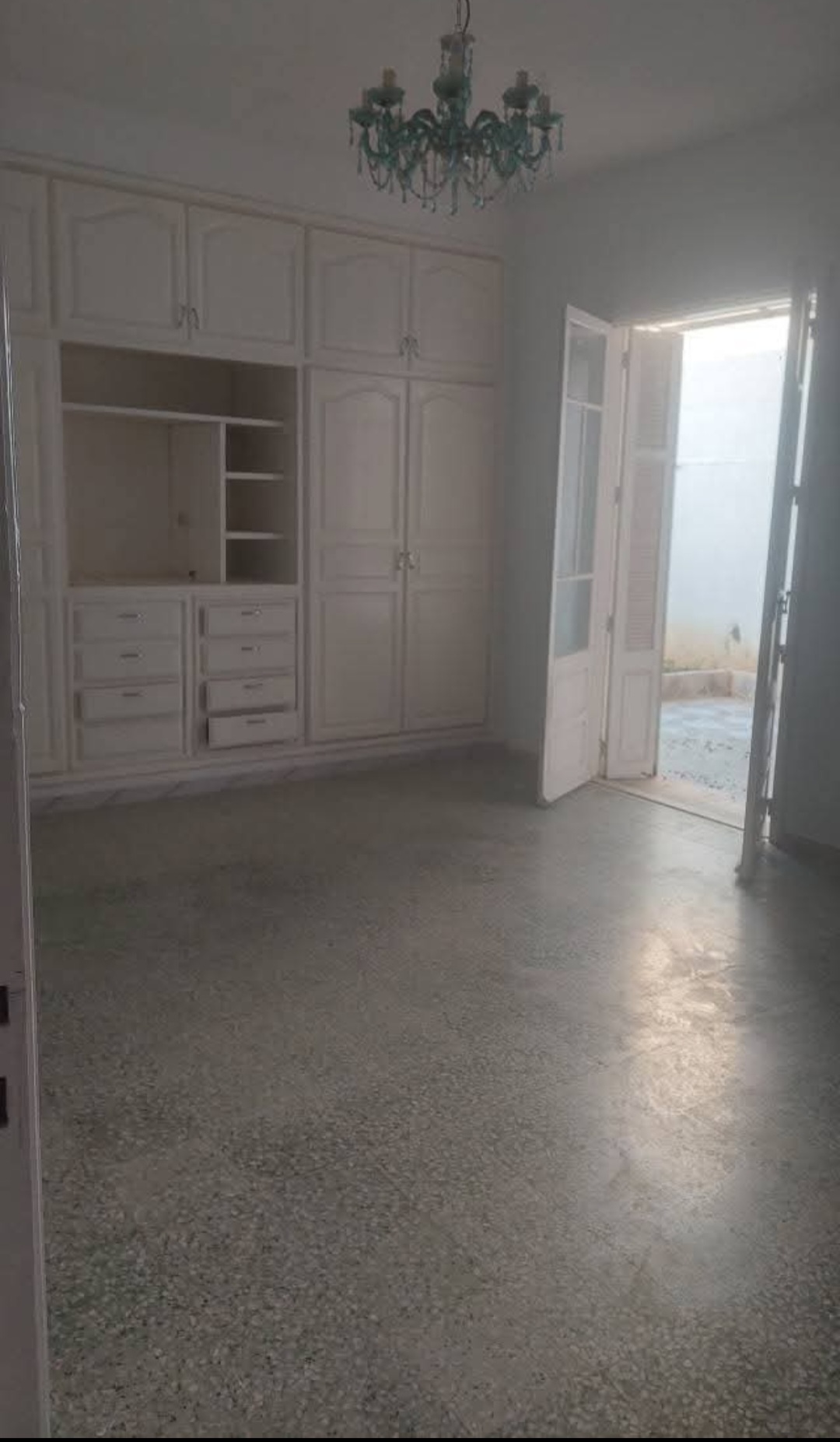 Raoued&nbsp;Cite El Ghazala 1&nbsp;Location&nbsp;Appart. 3 pi�ces&nbsp;S2 pour usage bureautique ou cabinet � elghazela