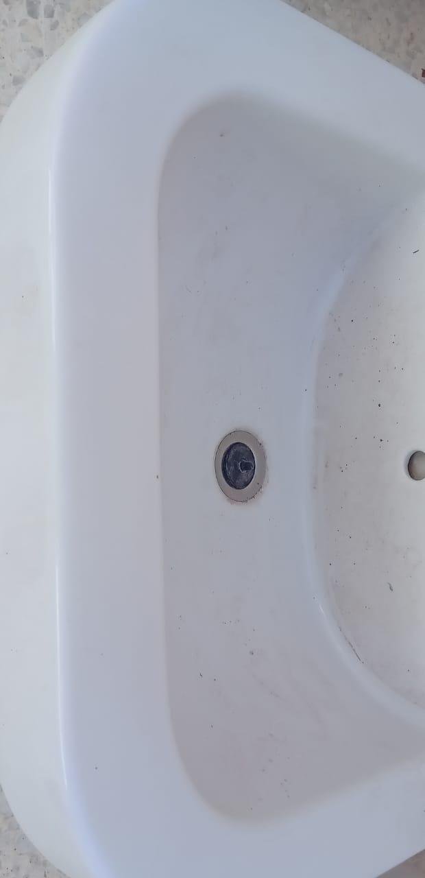 Hammam Chatt&nbsp;Hammam Chatt&nbsp;Autre&nbsp;Autre&nbsp;3 portes et salle de bain