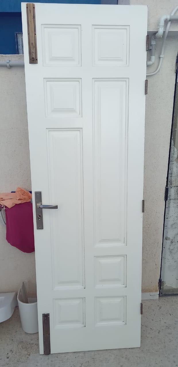 Hammam Chatt&nbsp;Hammam Chatt&nbsp;Autre&nbsp;Autre&nbsp;3 portes et salle de bain