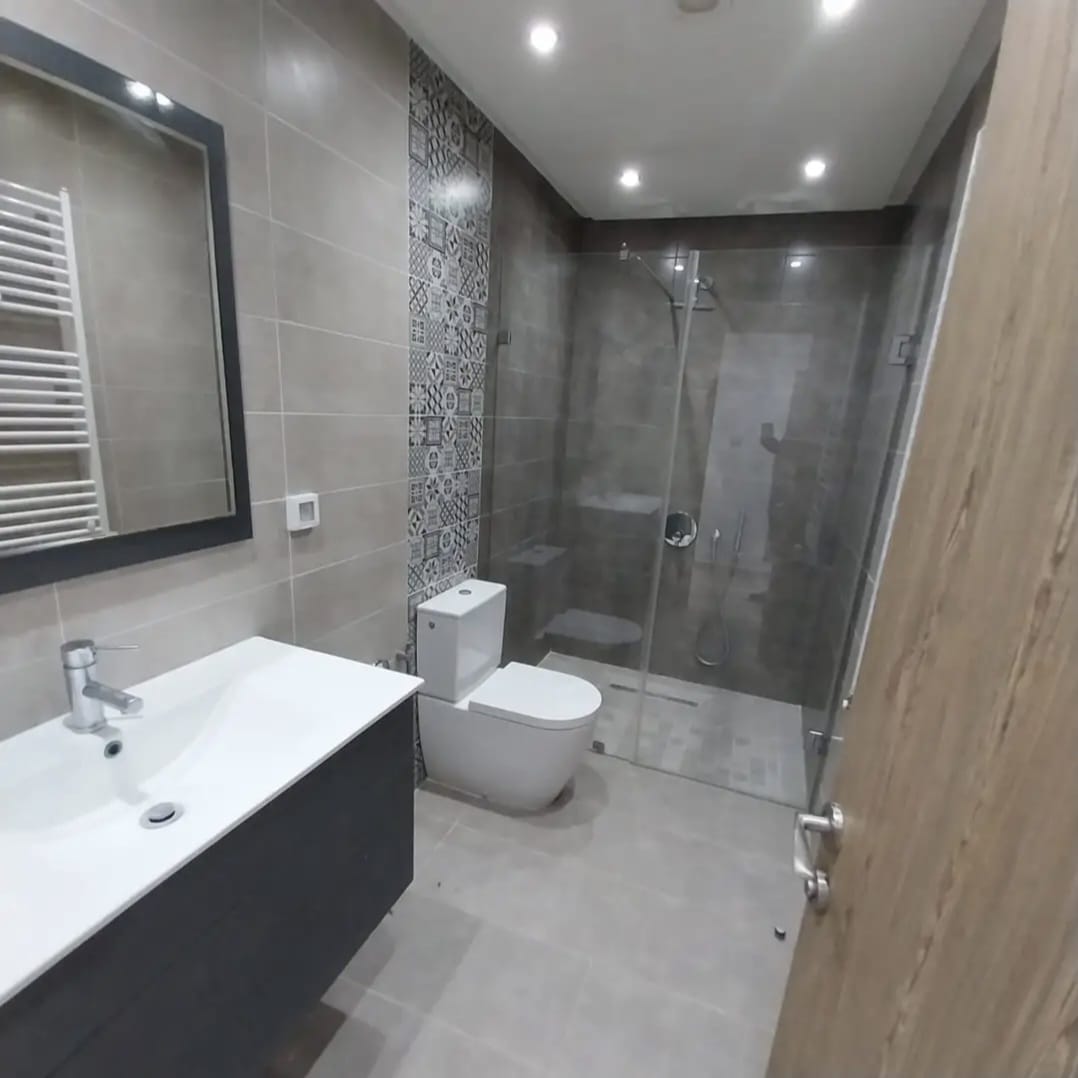 La Marsa&nbsp;Marsa Ennassim&nbsp;Location&nbsp;Appart. 2 pi�ces&nbsp;S2 city el wifak luxueux
