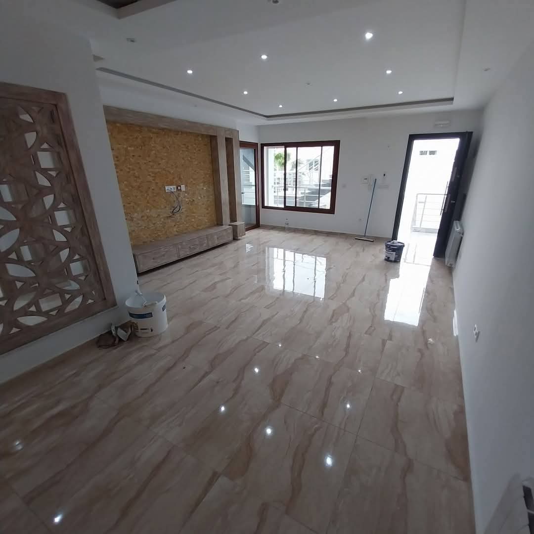 La Marsa&nbsp;Marsa Ennassim&nbsp;Location&nbsp;Appart. 2 pi�ces&nbsp;S2 city el wifak luxueux