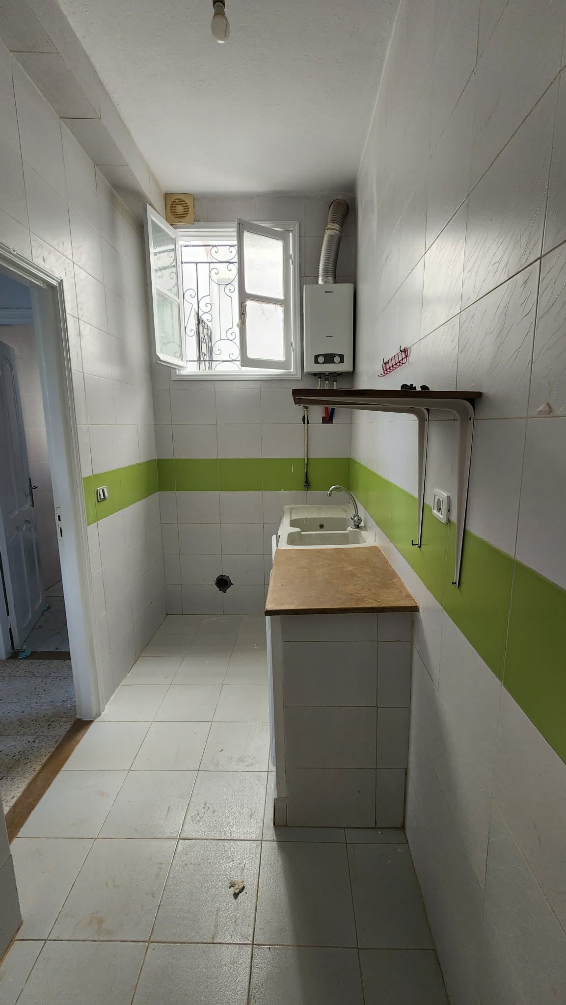Ain Zaghouan&nbsp;Ain Zaghouan&nbsp;Location&nbsp;Appart. 2 pi�ces&nbsp;S2 rdc de villa � jardins l'aouina