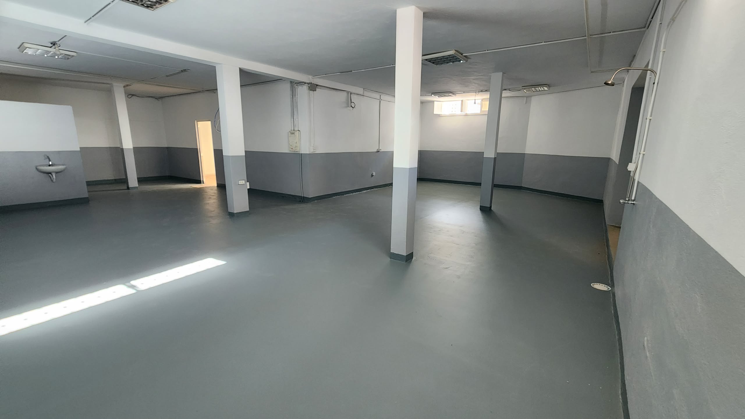 La Marsa&nbsp;El Aouina&nbsp;Location&nbsp;Surfaces&nbsp;D�p�t de 190m la soukra ras jdir