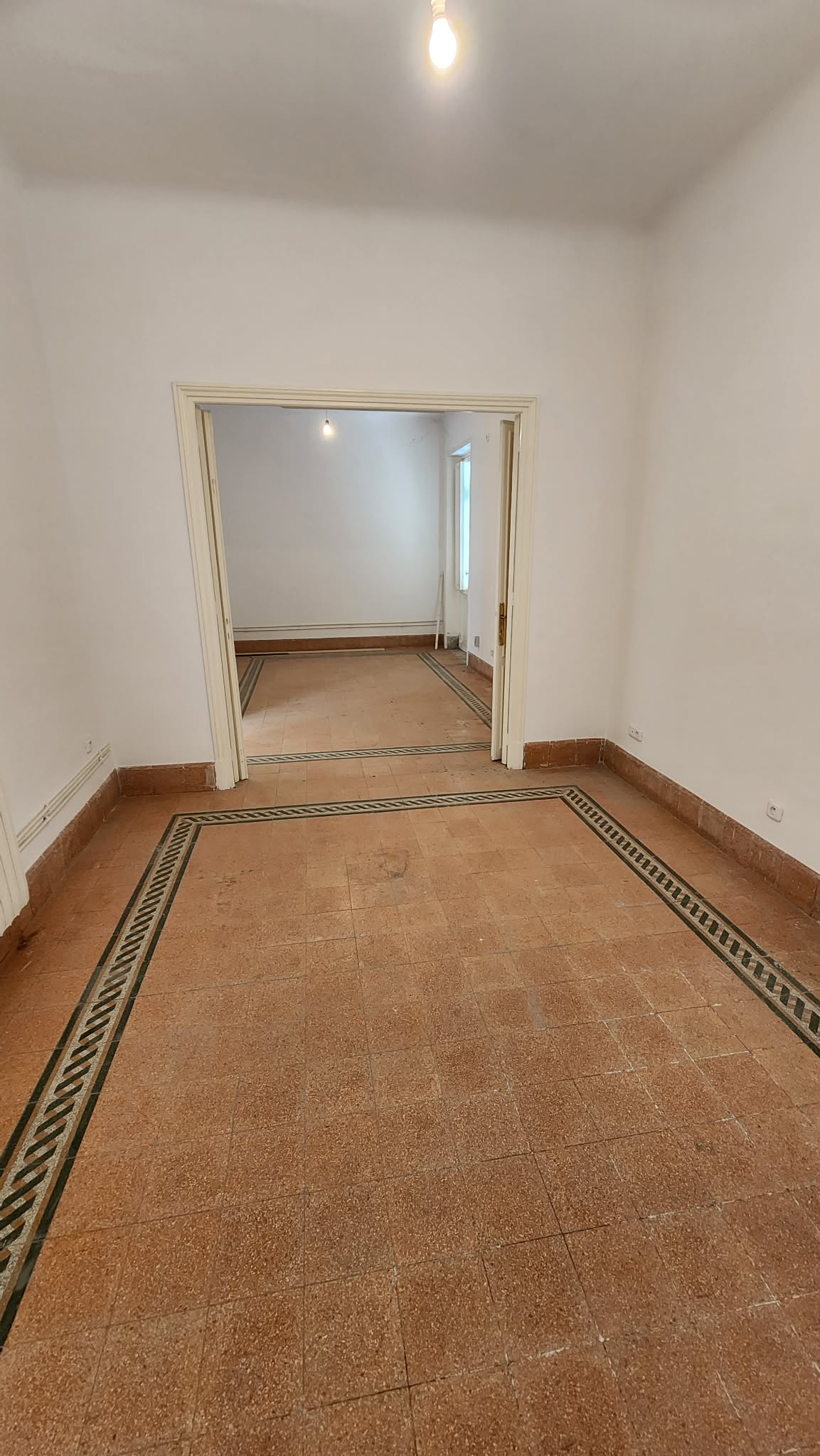 Bab Bhar&nbsp;Bab Bhar&nbsp;Vente&nbsp;Appart. 4 pi�ces&nbsp;Appartement 2s plus 3 chambres pr�s march� central