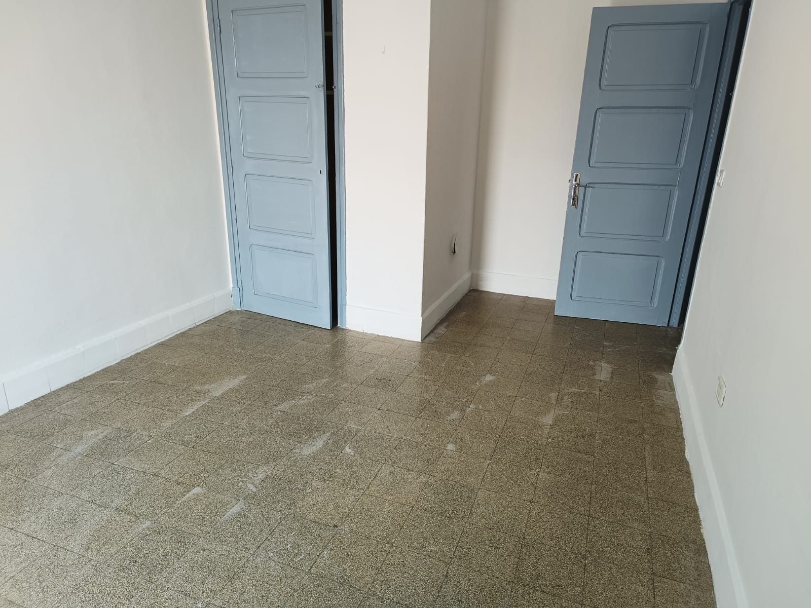 El Menzah&nbsp;El Menzah 1&nbsp;Location&nbsp;Appart. 4 pi�ces&nbsp;S plus 3 a el manzah 1 wb4489