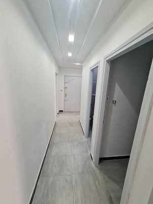 Cite El Khadra&nbsp;Cite Oplympique&nbsp;Location&nbsp;Appart. 4 pi�ces&nbsp;S plus 3 vide r�nov� � la cit� olympique wb2552