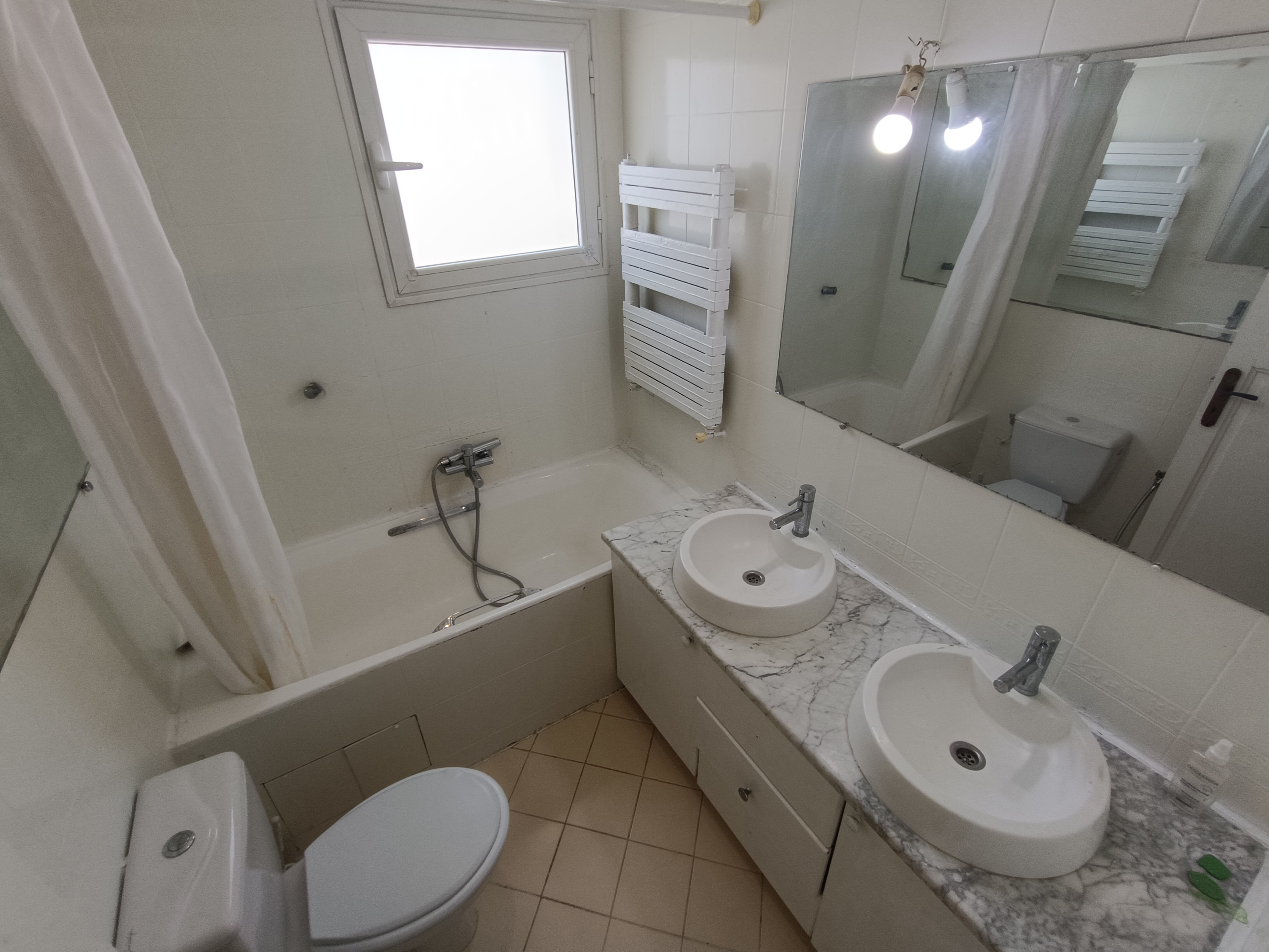 Mnihla&nbsp;Jardins d'el Menzah&nbsp;Location&nbsp;Duplex&nbsp;Charmant villa jumellee avec jardin gazonnee
