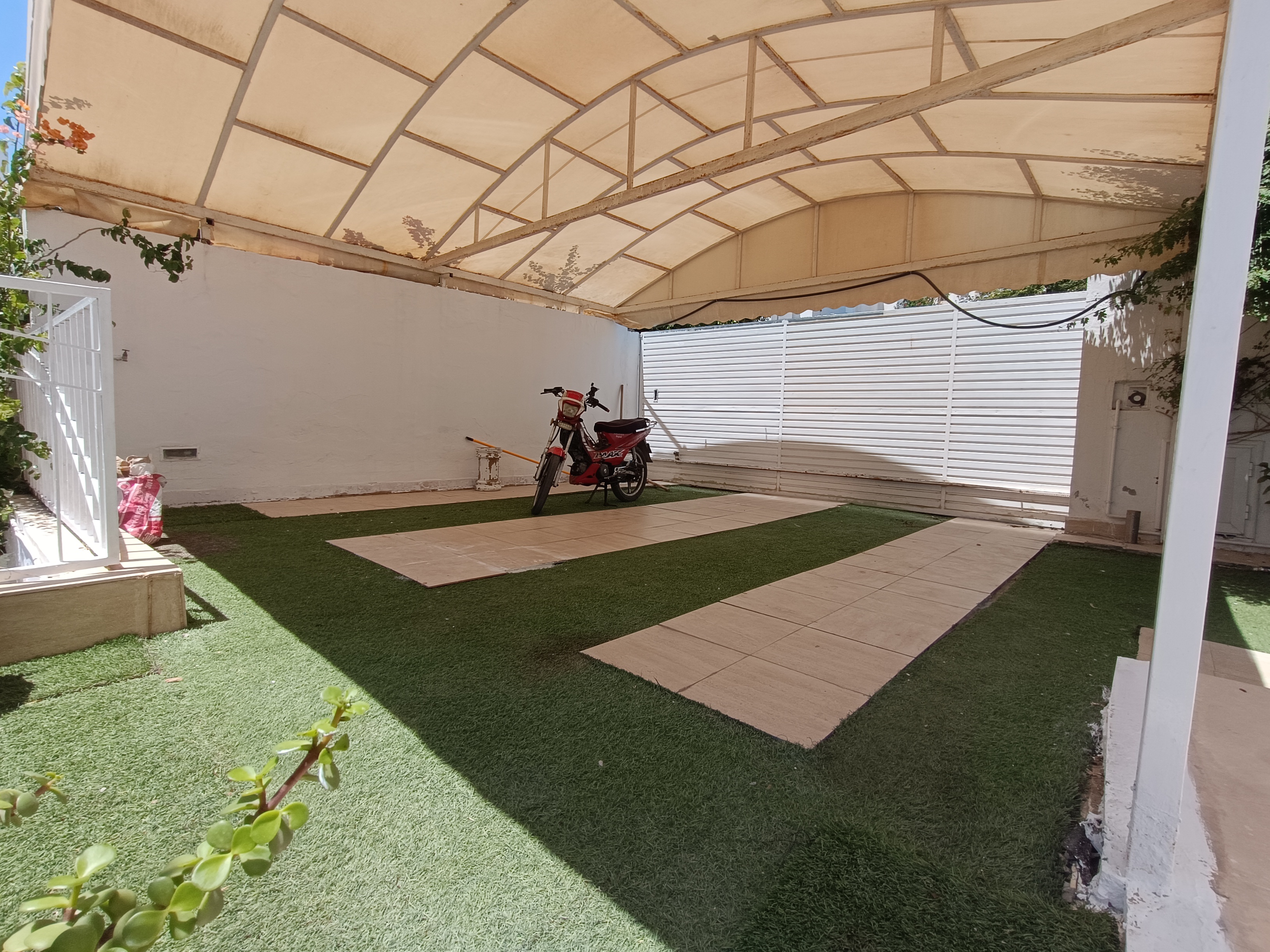 Mnihla&nbsp;Jardins d'el Menzah&nbsp;Location&nbsp;Duplex&nbsp;Charmant villa jumellee avec jardin gazonnee