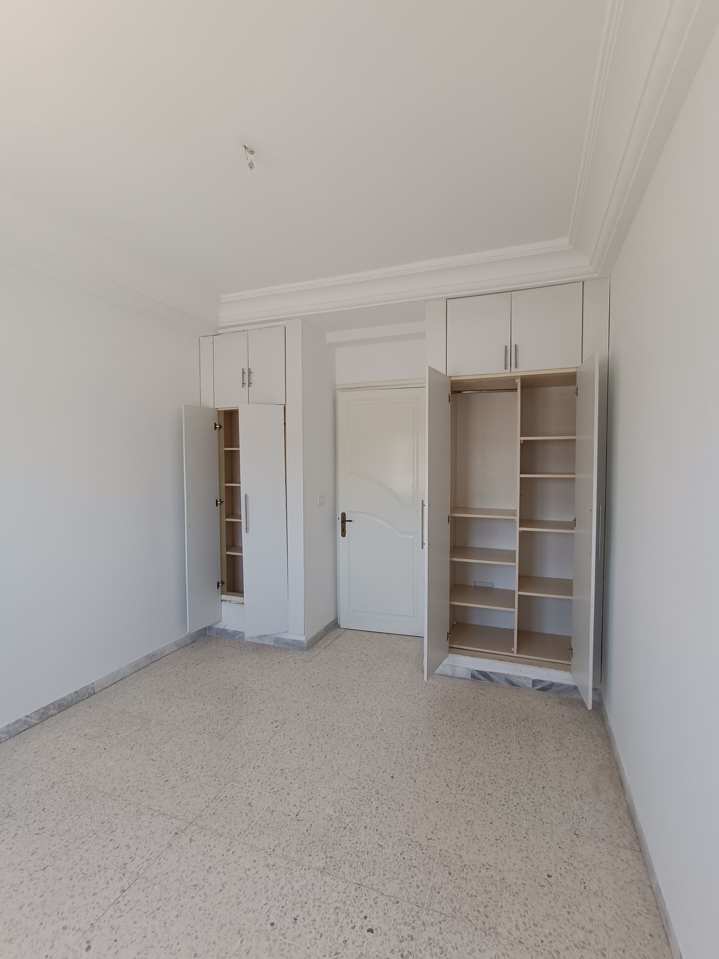 Mnihla&nbsp;Jardins d'el Menzah&nbsp;Location&nbsp;Duplex&nbsp;Charmant villa jumellee avec jardin gazonnee