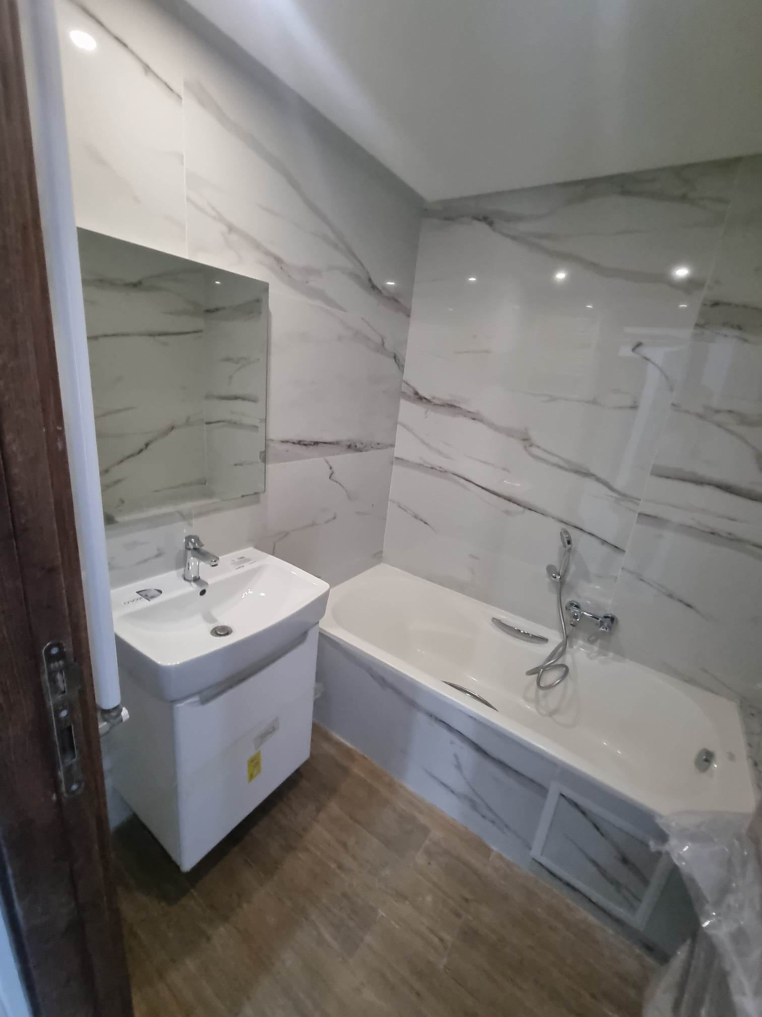 Ain Zaghouan&nbsp;Ain Zaghouan&nbsp;Location&nbsp;Appart. 4 pi�ces&nbsp;S plus trois tr�s ensoleill� � la nv soukra