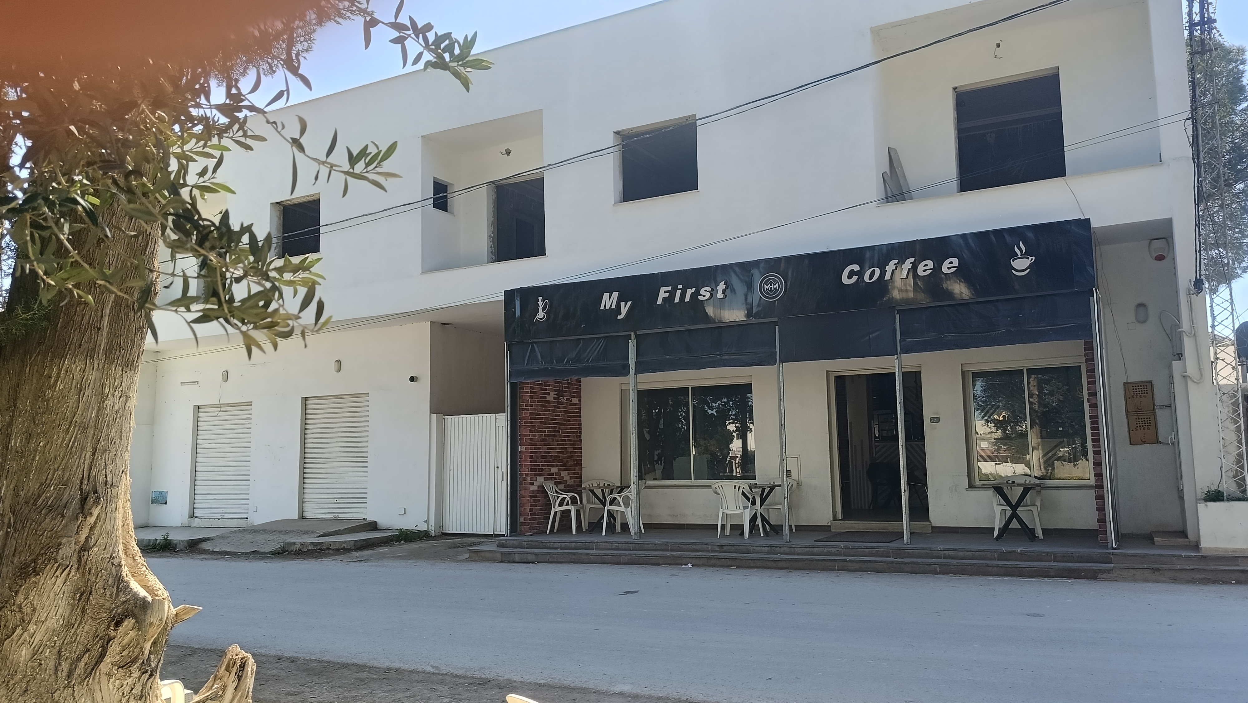 Mannouba&nbsp;La Mannouba&nbsp;Vente&nbsp;Maisons&nbsp;Villa plus 7 appartements  caf�   deux loco