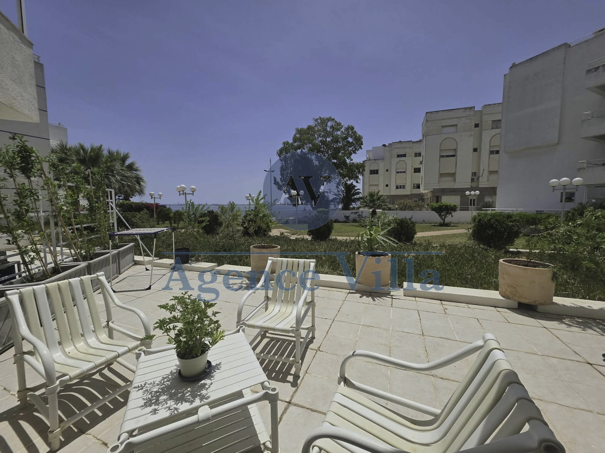 La Marsa&nbsp;Berge Du Lac&nbsp;Location&nbsp;Appart. 4 pi�ces&nbsp;Un appartement s3 meubl� avec jardin et vue lac