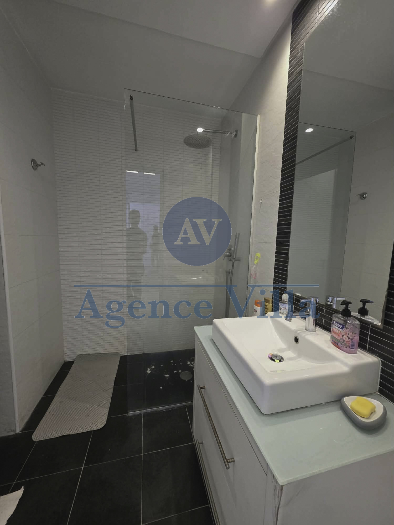 La Marsa&nbsp;Berge Du Lac&nbsp;Location&nbsp;Appart. 4 pi�ces&nbsp;Appartement s3 meubl� avec vue sur lac