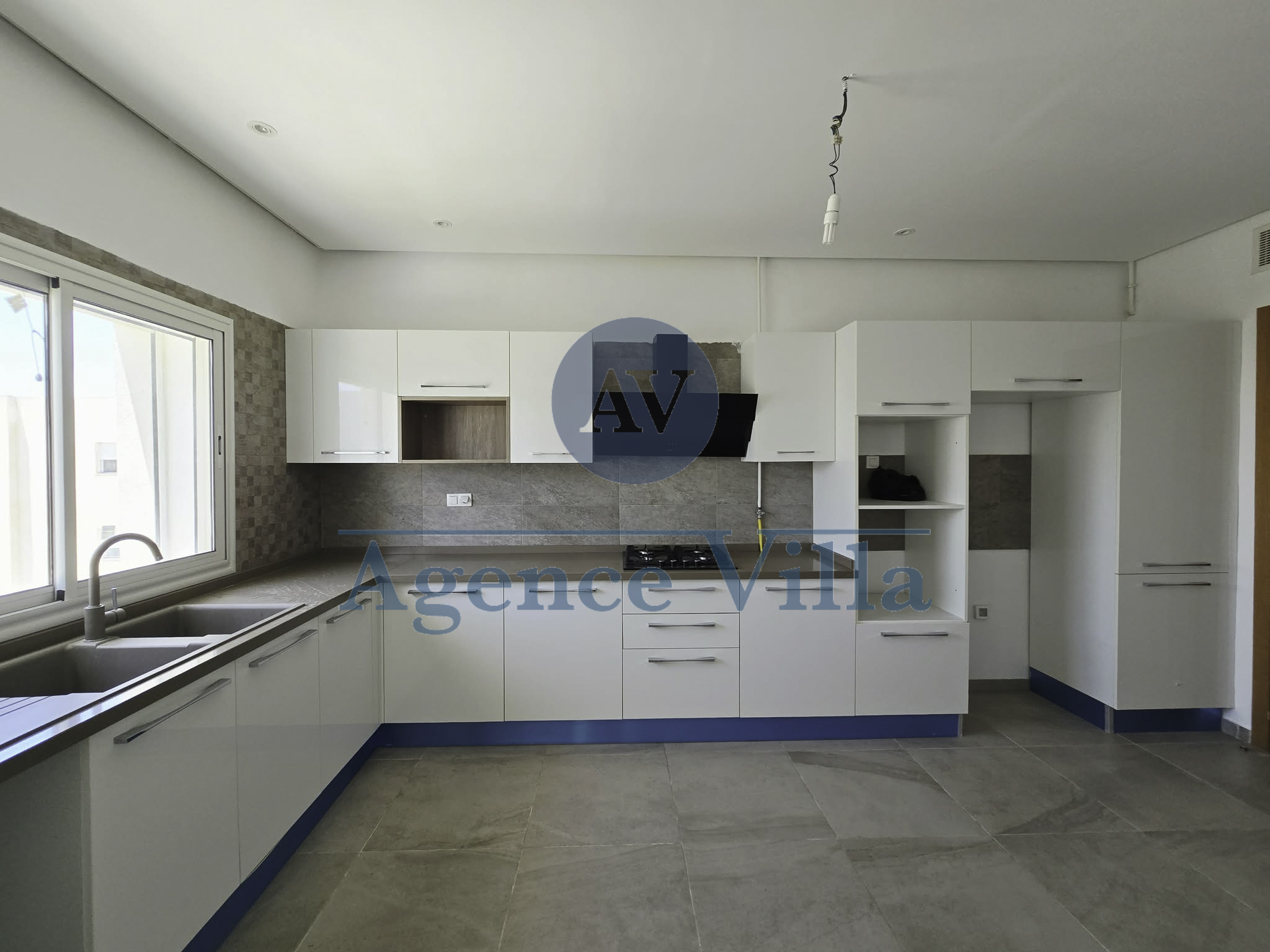 La Marsa&nbsp;Gammart&nbsp;Location&nbsp;Appart. 4 pi�ces&nbsp;Appartement s3 avec vue mer � gammarth