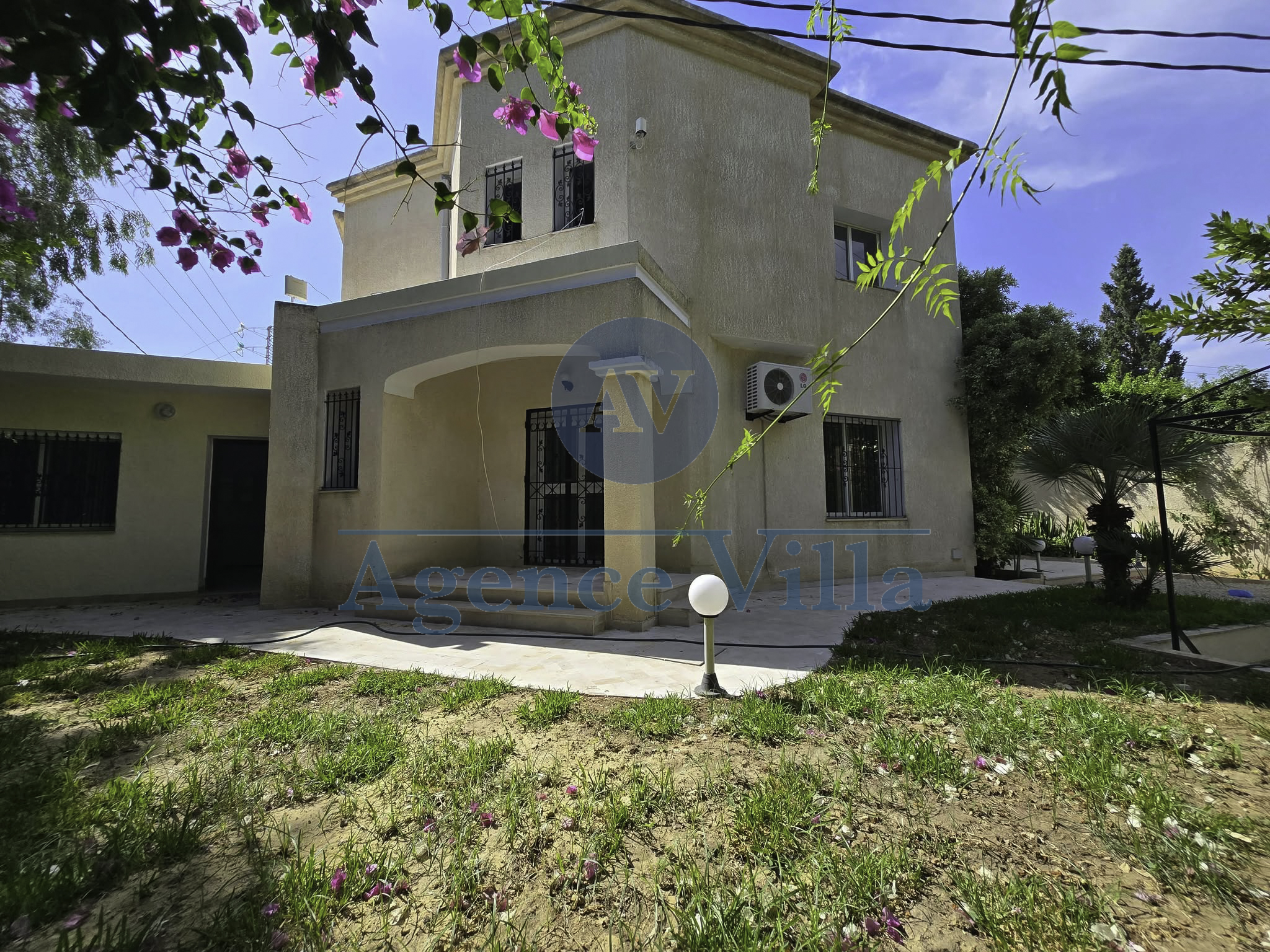 La Soukra&nbsp;La Soukra&nbsp;Location&nbsp;Maisons&nbsp;Une villa s3 � la soukra avec jardin