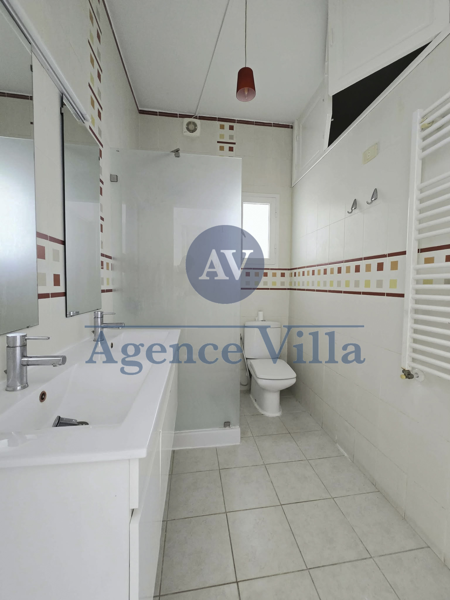 La Marsa&nbsp;Marsa Ennassim&nbsp;Location&nbsp;Appart. 4 pi�ces&nbsp;Un rdc de villa avec jardin � la marsa