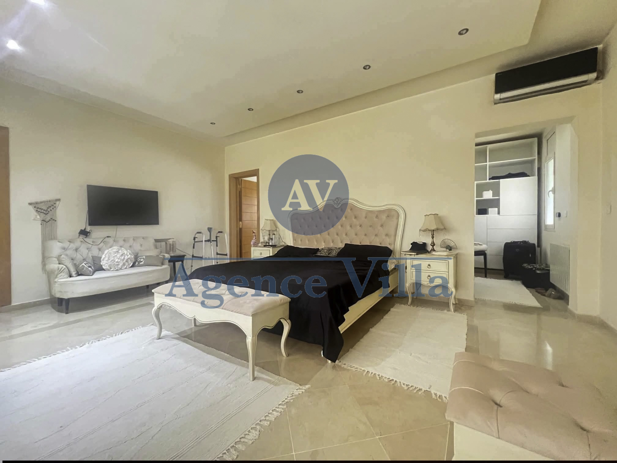 La Soukra&nbsp;Chotrana 2&nbsp;Location&nbsp;Maisons&nbsp;Une villa s5 avec piscine � la soukra chotrana 2