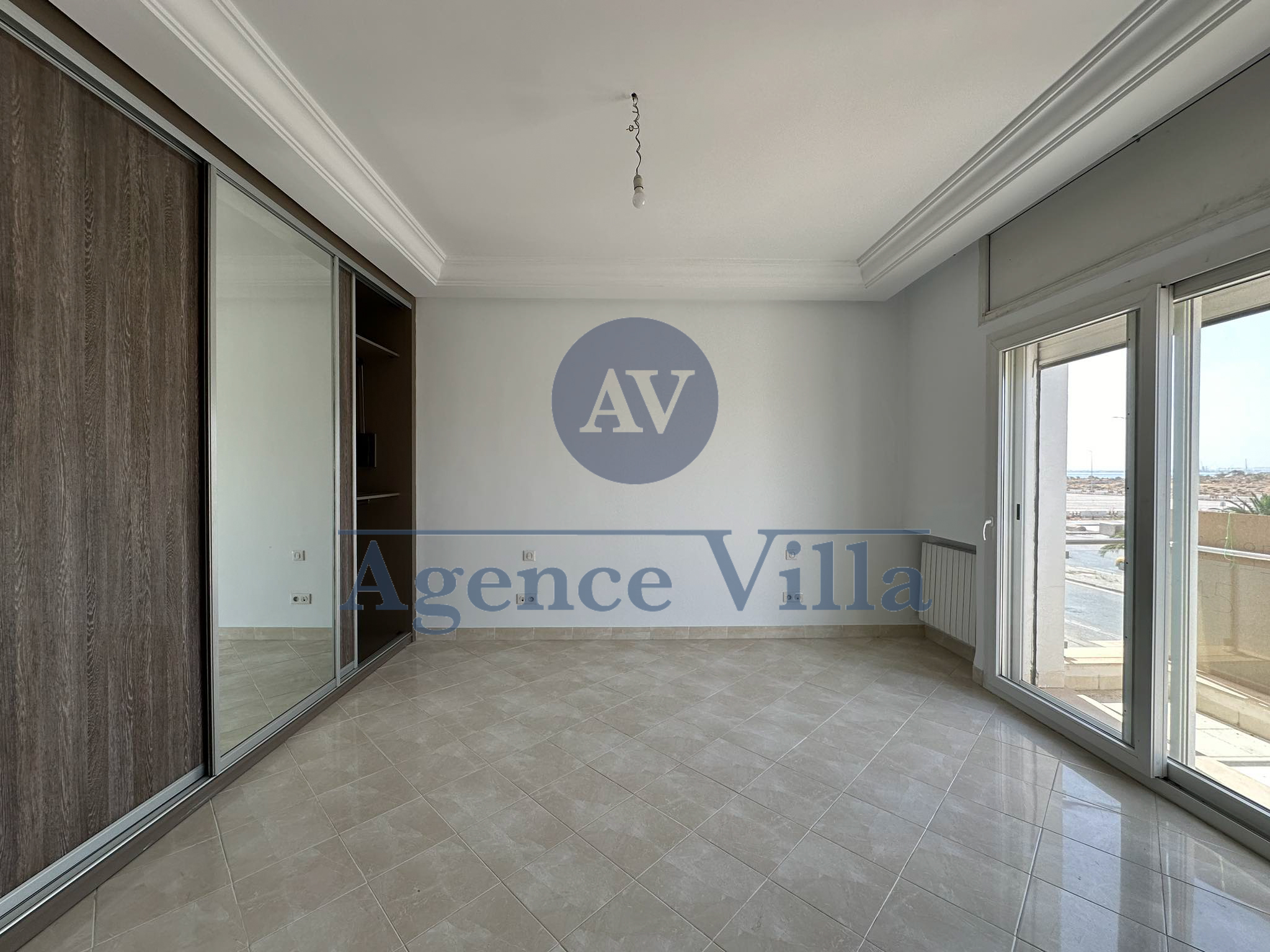 La Marsa&nbsp;Berge Du Lac&nbsp;Location&nbsp;Maisons&nbsp;Villa haut standing s5 avec piscine au lac2