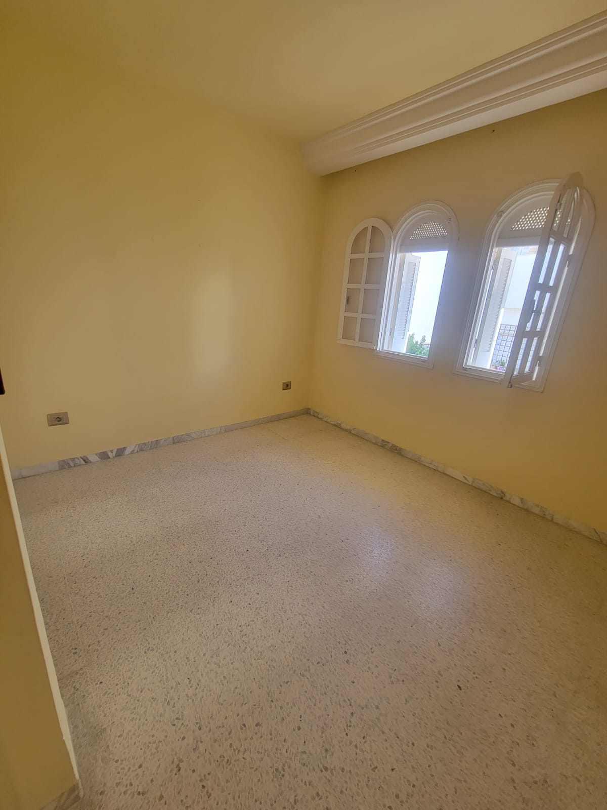 Bizerte Nord&nbsp;Cite Erriadh&nbsp;Vente&nbsp;Appart. 3 pi�ces&nbsp;Etage de villa independant