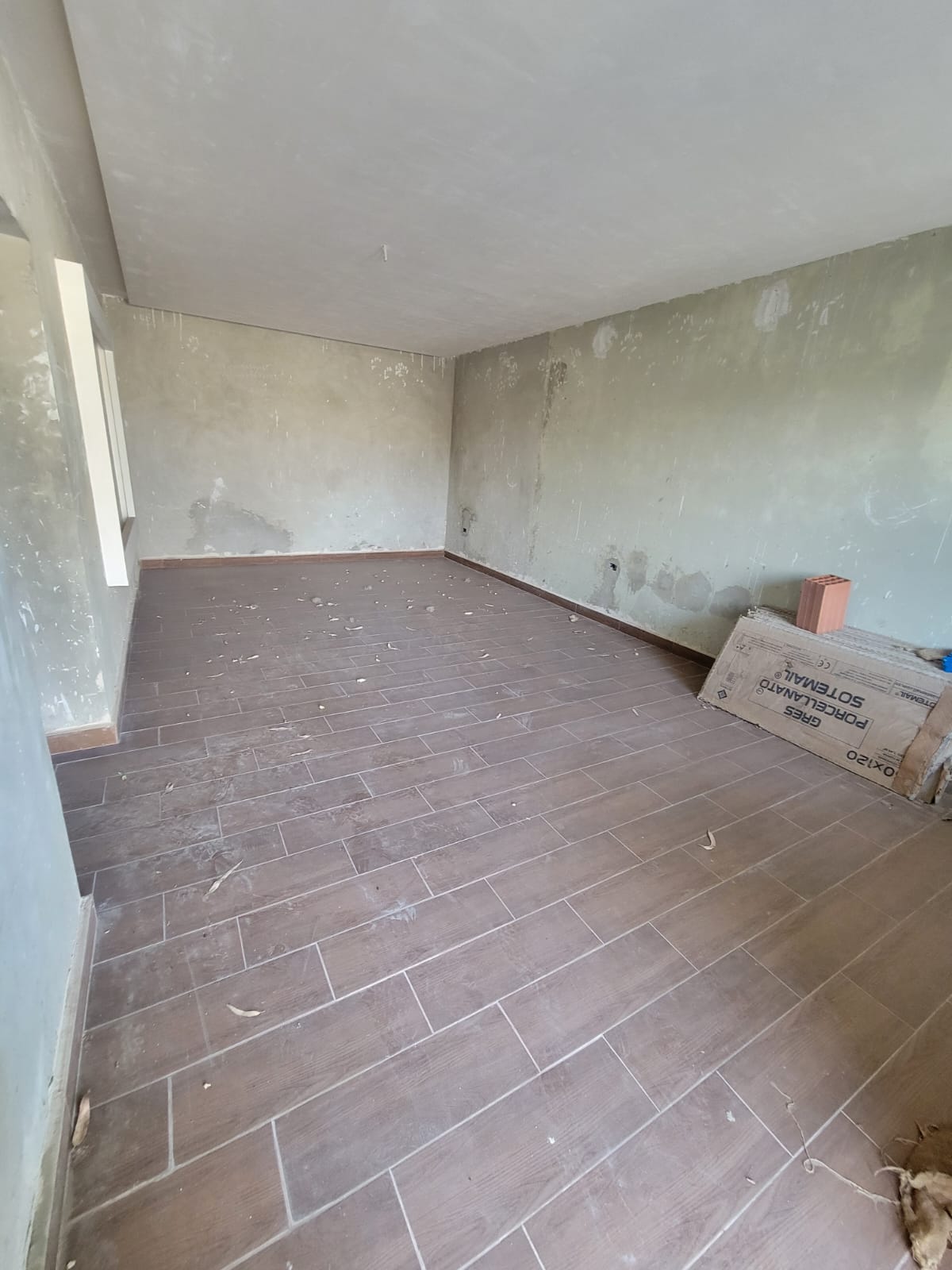 El Alia&nbsp;El Hariza&nbsp;Vente&nbsp;Appart. 3 pi�ces&nbsp;Villa inachev�e s3 avec piscine