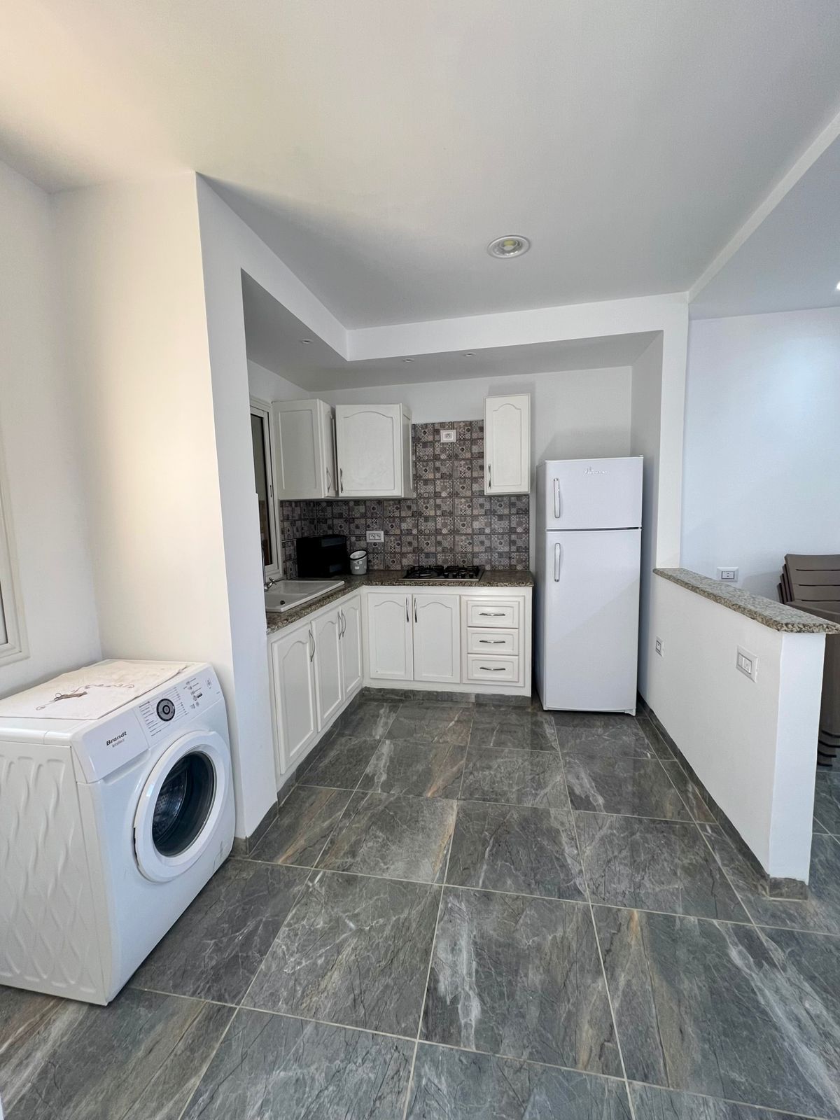 Hammam El Ghezaz&nbsp;Hammam El Ghezaz&nbsp;Location vacances&nbsp;Appart. 2 pi�ces&nbsp;Appartement meubl� � 90 m�tres de la plage
