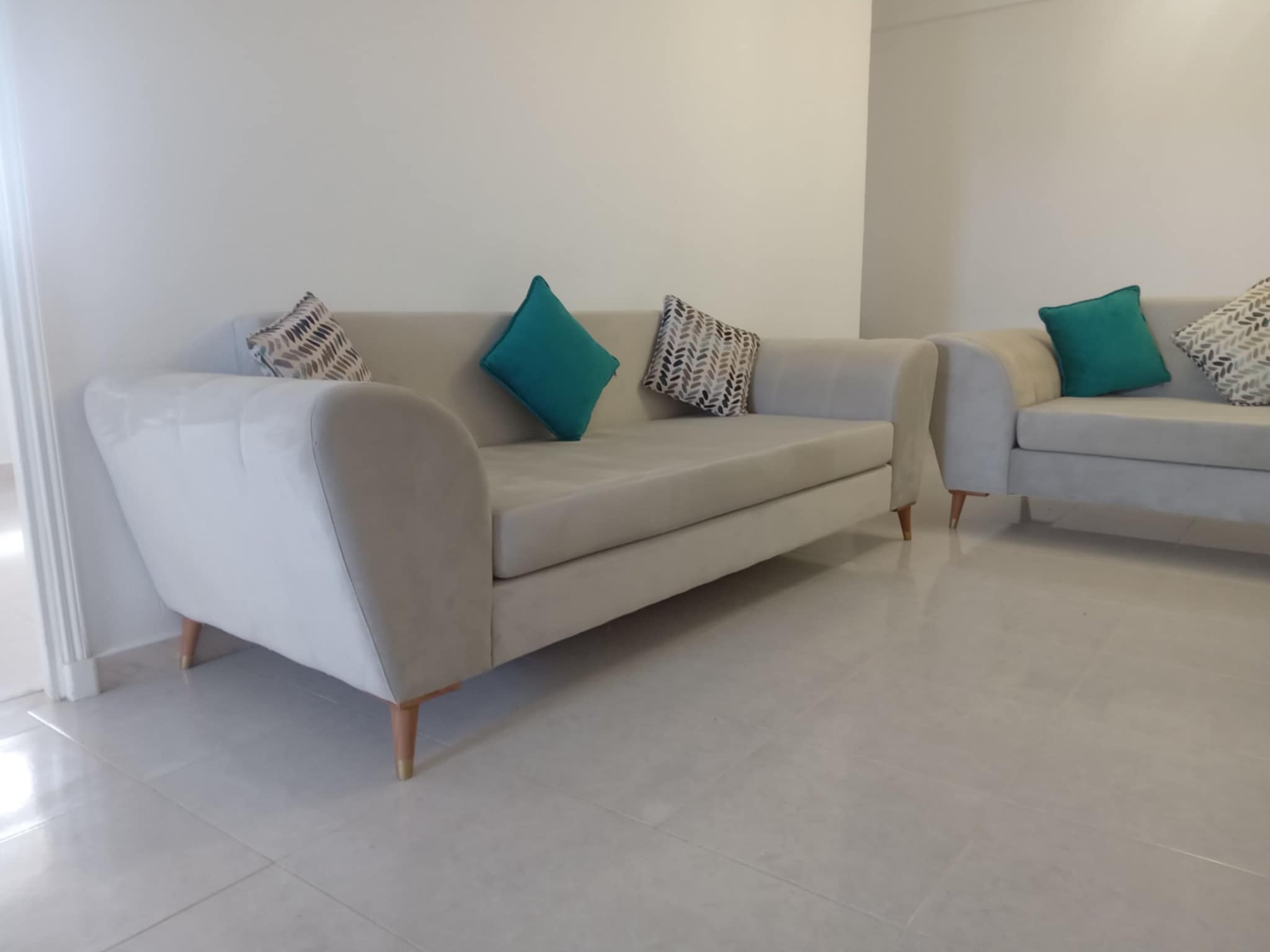 Sousse Ville&nbsp;Sousse&nbsp;Salon - Salle � manger &nbsp;Salons&nbsp;Salon de 6 place et poof