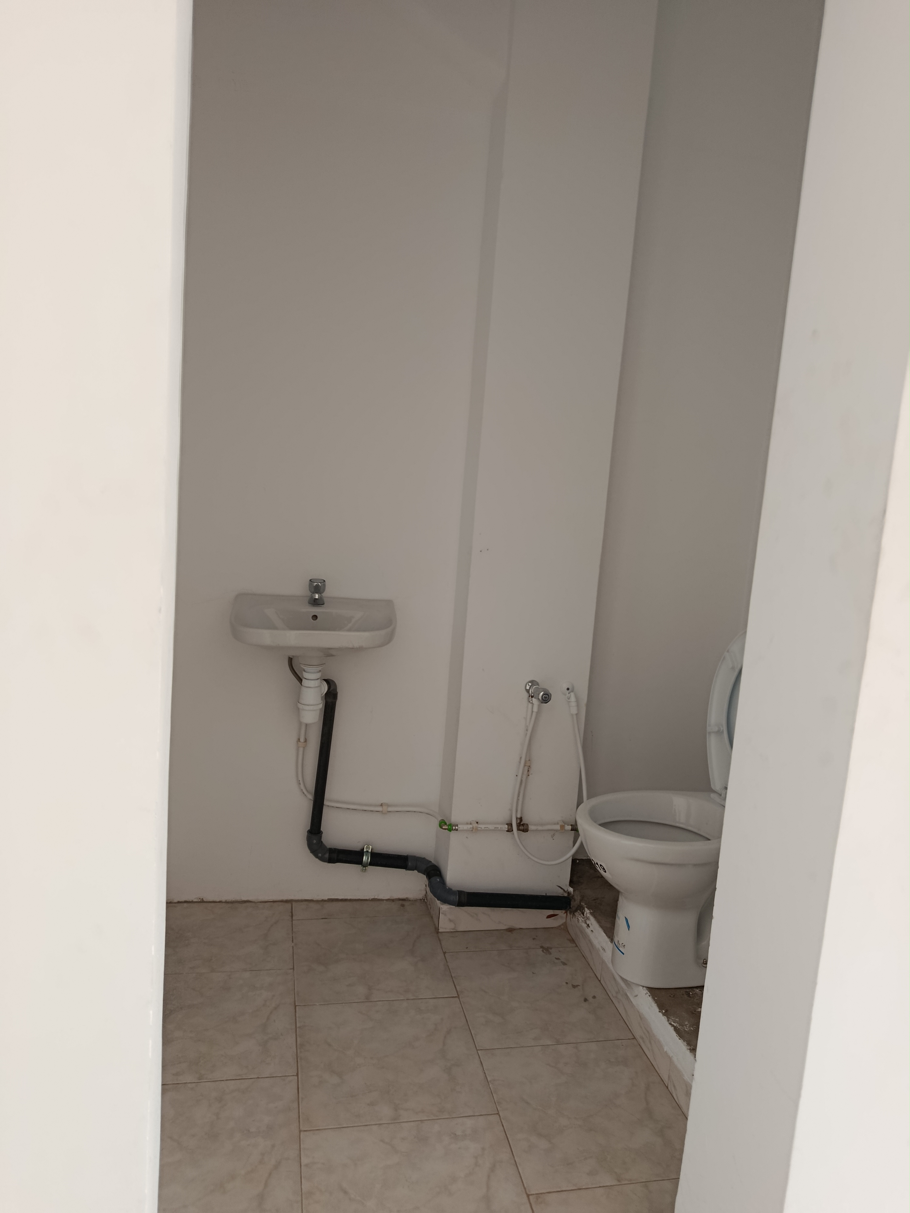 Ras Jebel&nbsp;Ras Jebel&nbsp;Location&nbsp;Surfaces&nbsp;Bureau profession lib�ral