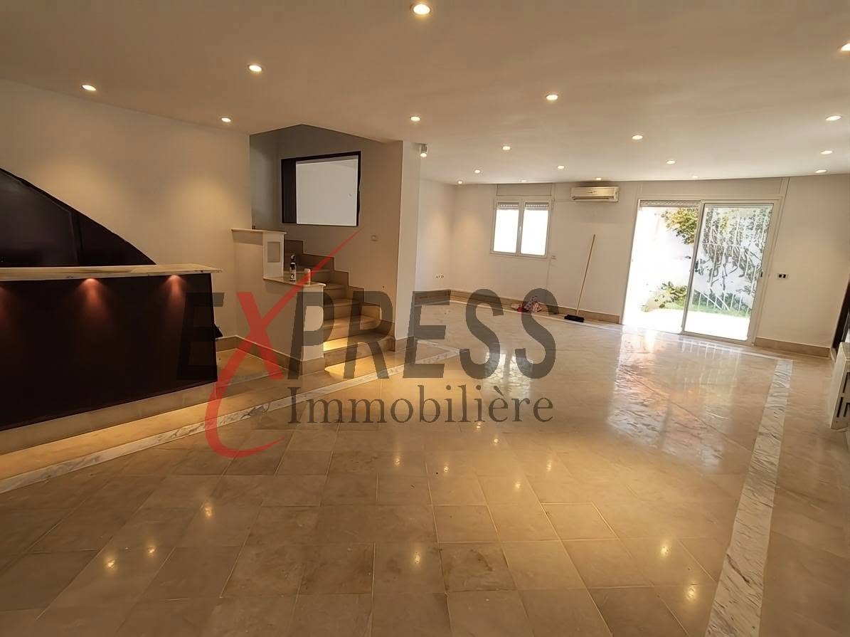 Mnihla&nbsp;Jardins d'el Menzah&nbsp;Location&nbsp;Duplex&nbsp;Triplex avec jardin et garage
