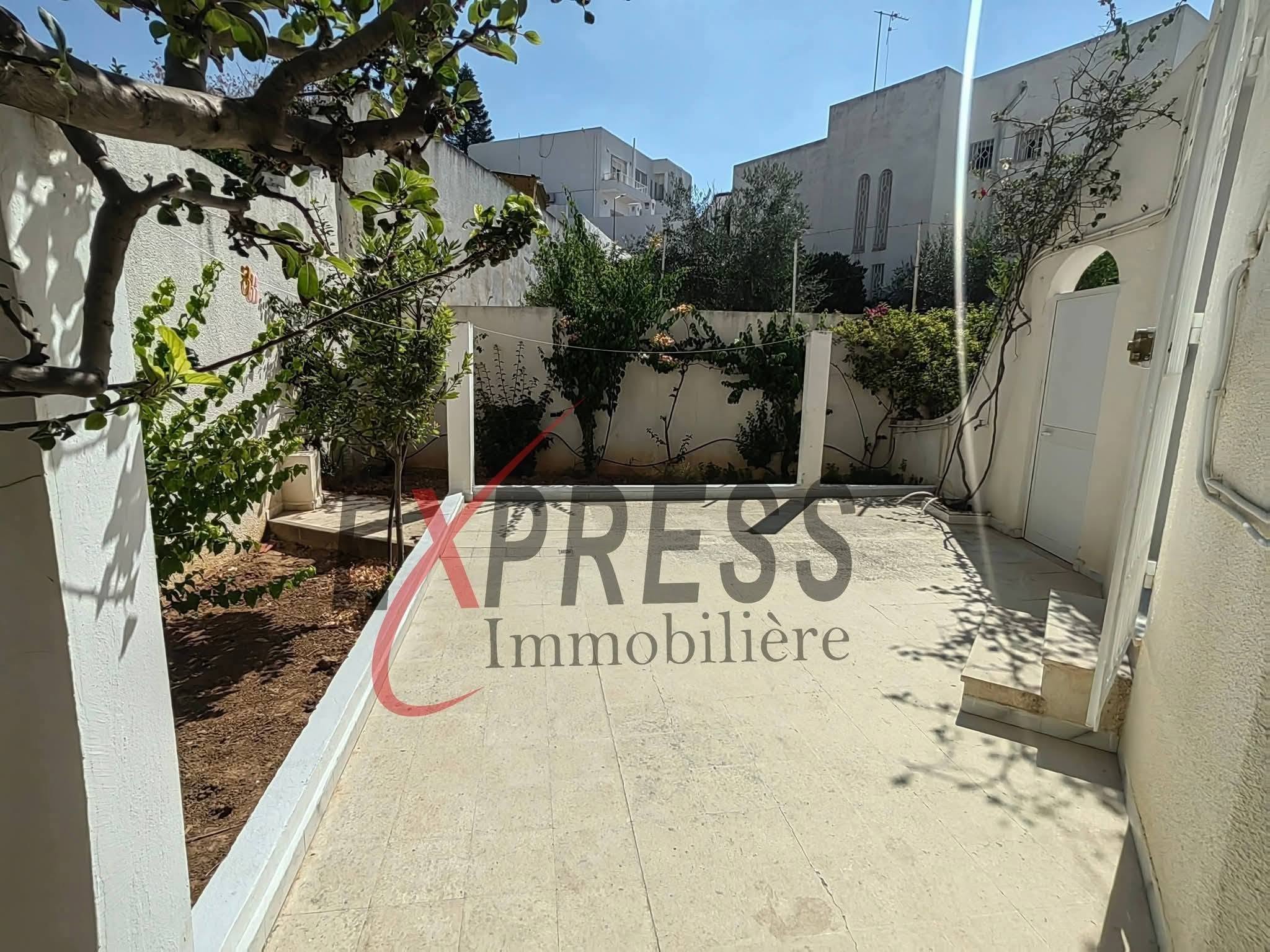 Ariana Ville&nbsp;Cite Ennasr 2&nbsp;Location&nbsp;Duplex&nbsp;Villa jumel�e s3 avec jardin et garage