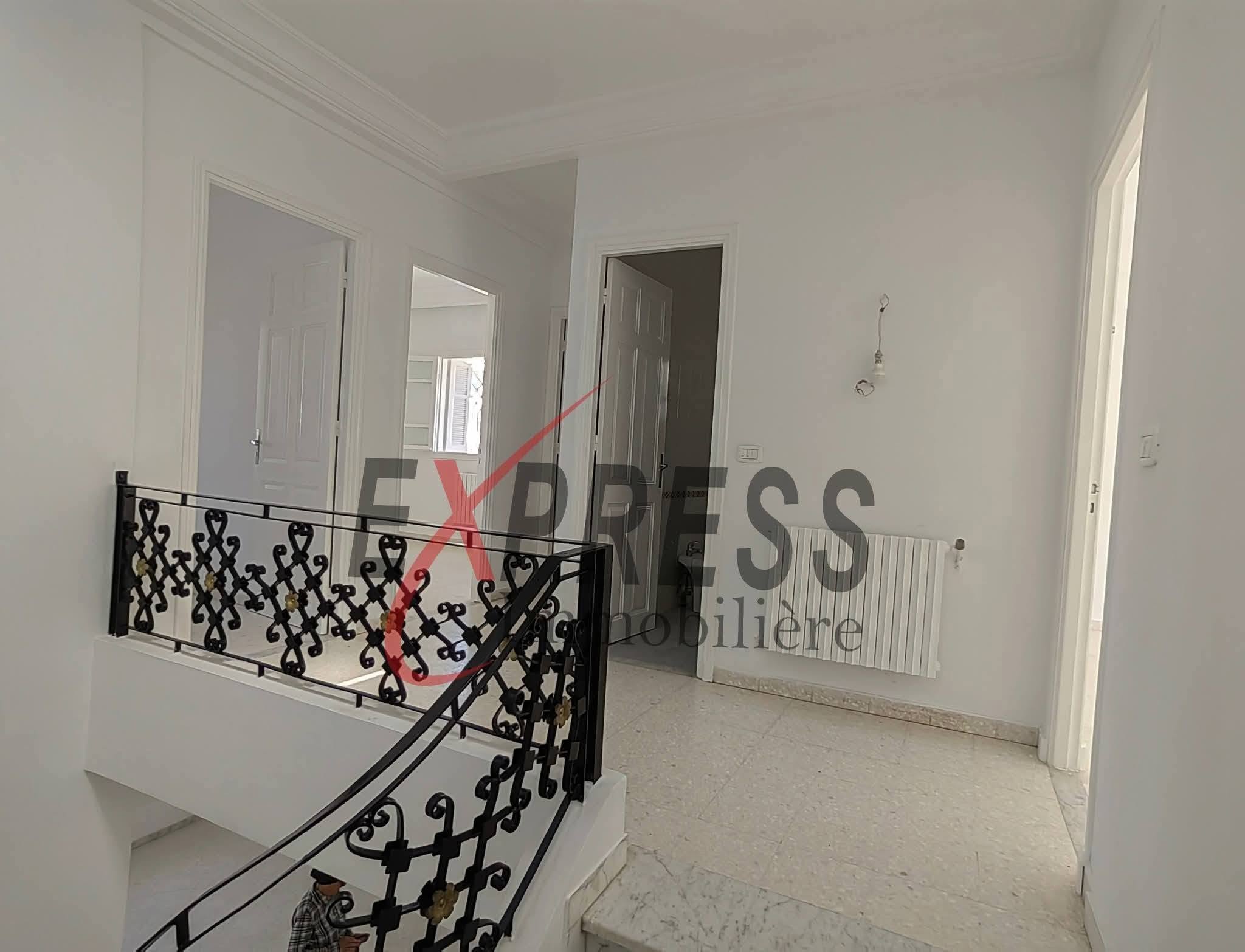 Ariana Ville&nbsp;Cite Ennasr 2&nbsp;Location&nbsp;Duplex&nbsp;Villa jumel�e s3 avec jardin et garage