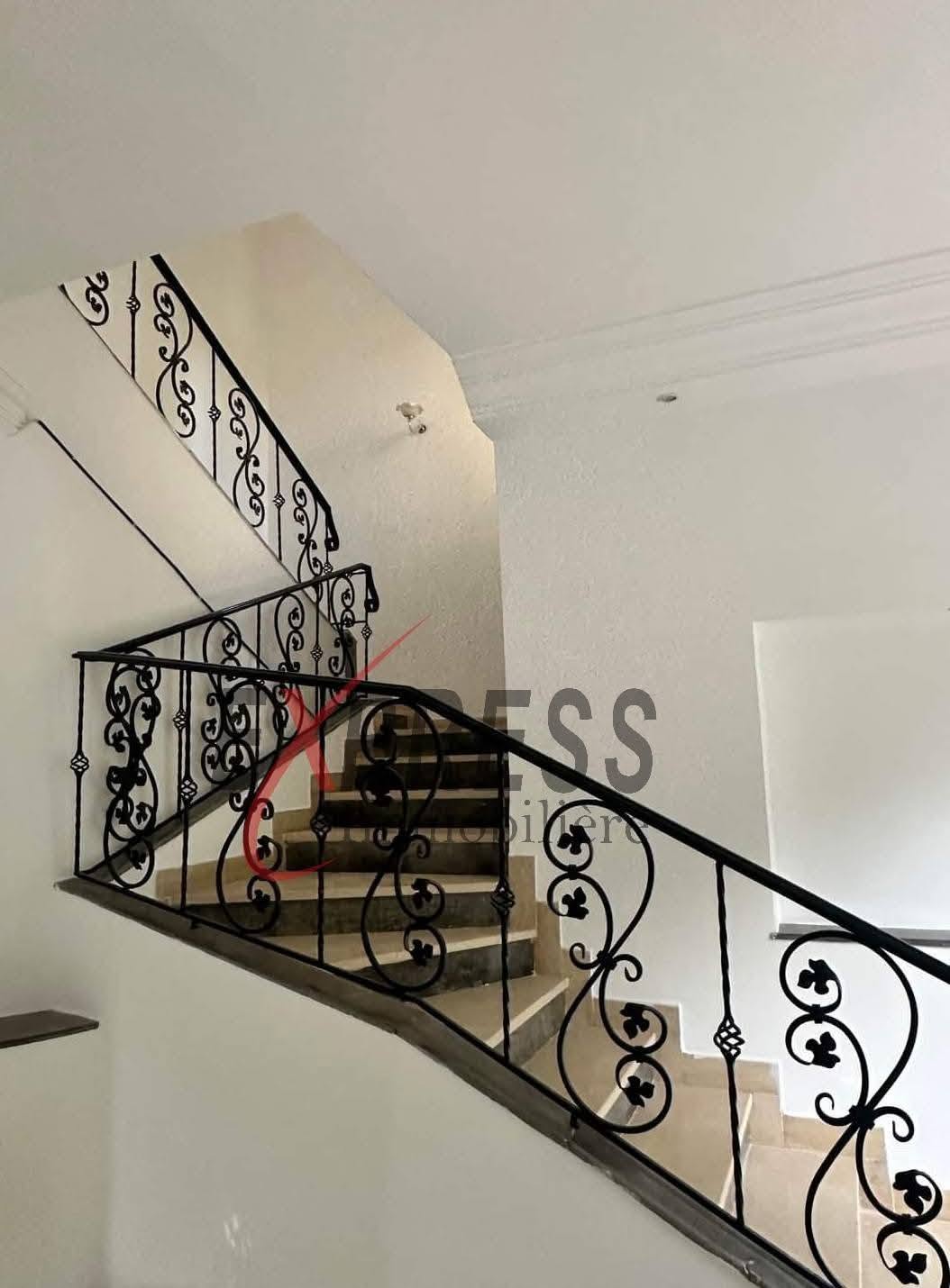 La Soukra&nbsp;Chotrana 2&nbsp;Location&nbsp;Maisons&nbsp;Villa haut standing avec jardin et garage