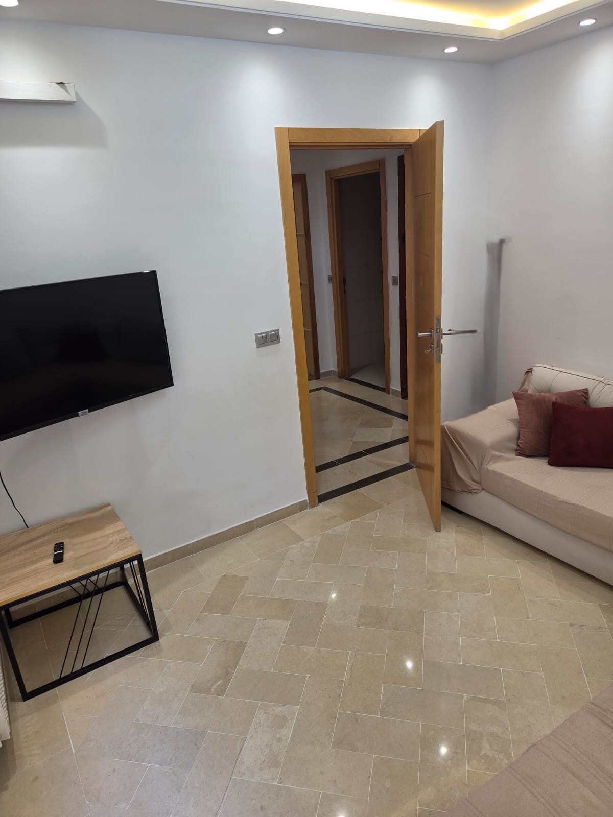 Mnihla&nbsp;Jardins d'el Menzah&nbsp;Location&nbsp;Appart. 3 pi�ces&nbsp;Appartement s plus 3 a jardin d'el menzah