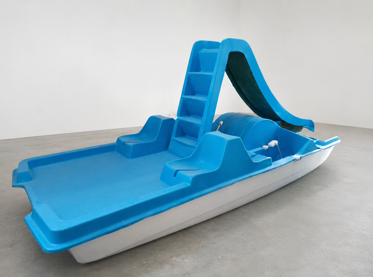 La Soukra&nbsp;Dar Fadhal&nbsp;Petites embarcations&nbsp;Pedalo&nbsp;Pedalo neuf 3 places