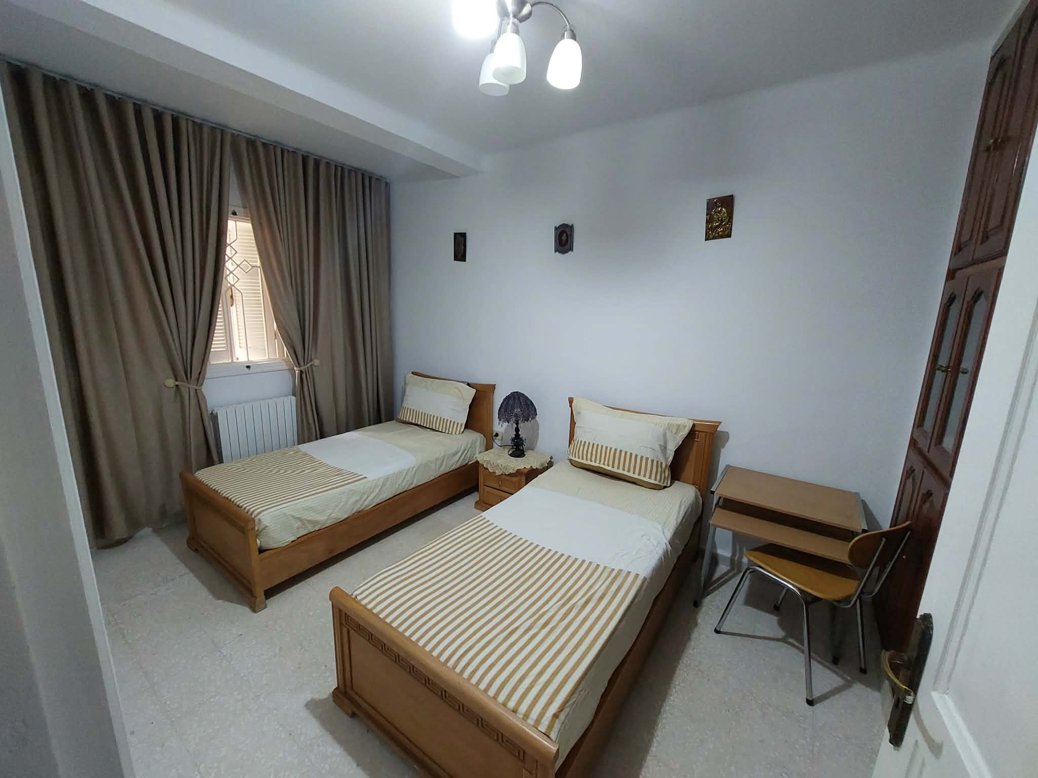 Cite El Khadra&nbsp;Cite El Khadra&nbsp;Location&nbsp;Appart. 2 pi�ces&nbsp;Etage rdc s 2 a partir du mois d'aout