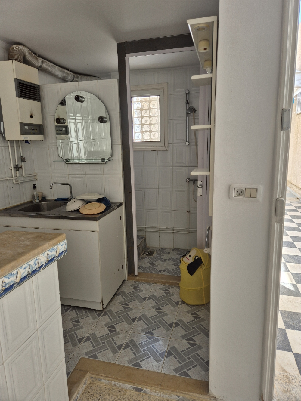 Raoued&nbsp;Cite El Ghazala 1&nbsp;Location&nbsp;Appart. 1 pi�ce&nbsp;Studio uniquement pour etudiant ou etudiante