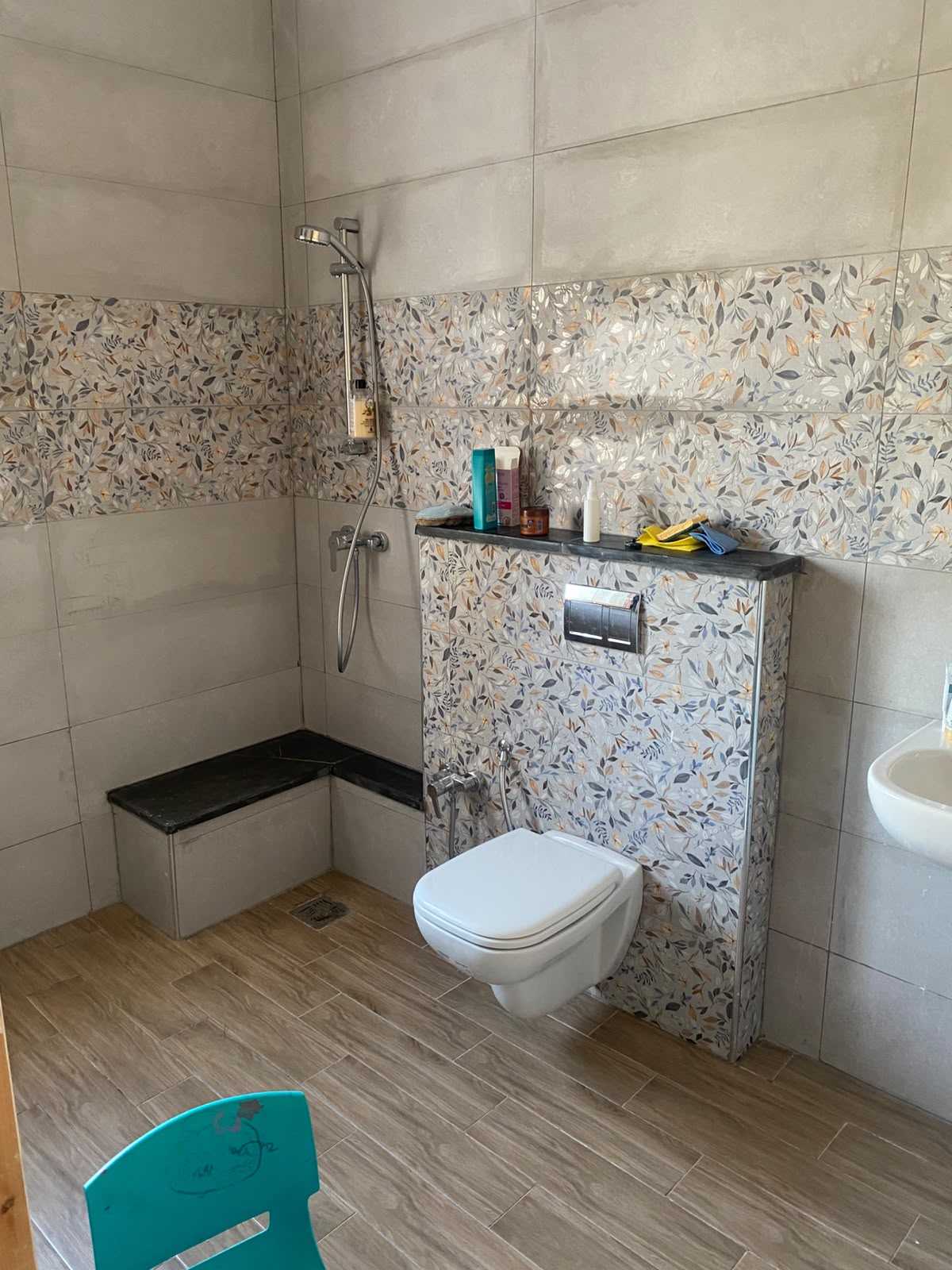 El Menzah&nbsp;Mutuelle Ville&nbsp;Location&nbsp;Appart. 5 pi�ces+&nbsp;Etage villa a cote du pmf mutuelleville tunis