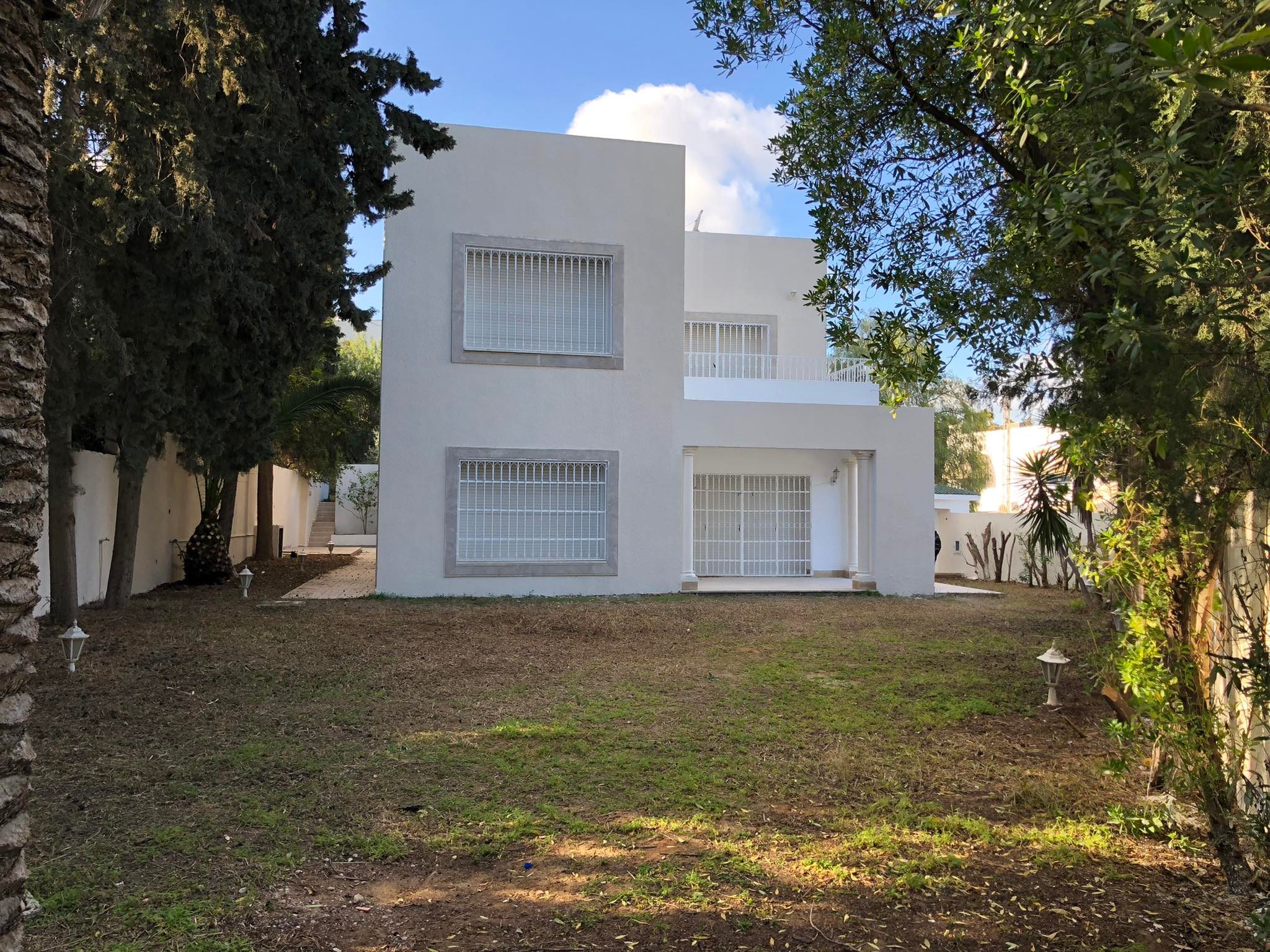 El Menzah&nbsp;Mutuelle Ville&nbsp;Location&nbsp;Maisons&nbsp;Villa avec un jardin � notre dame mutuelleville
